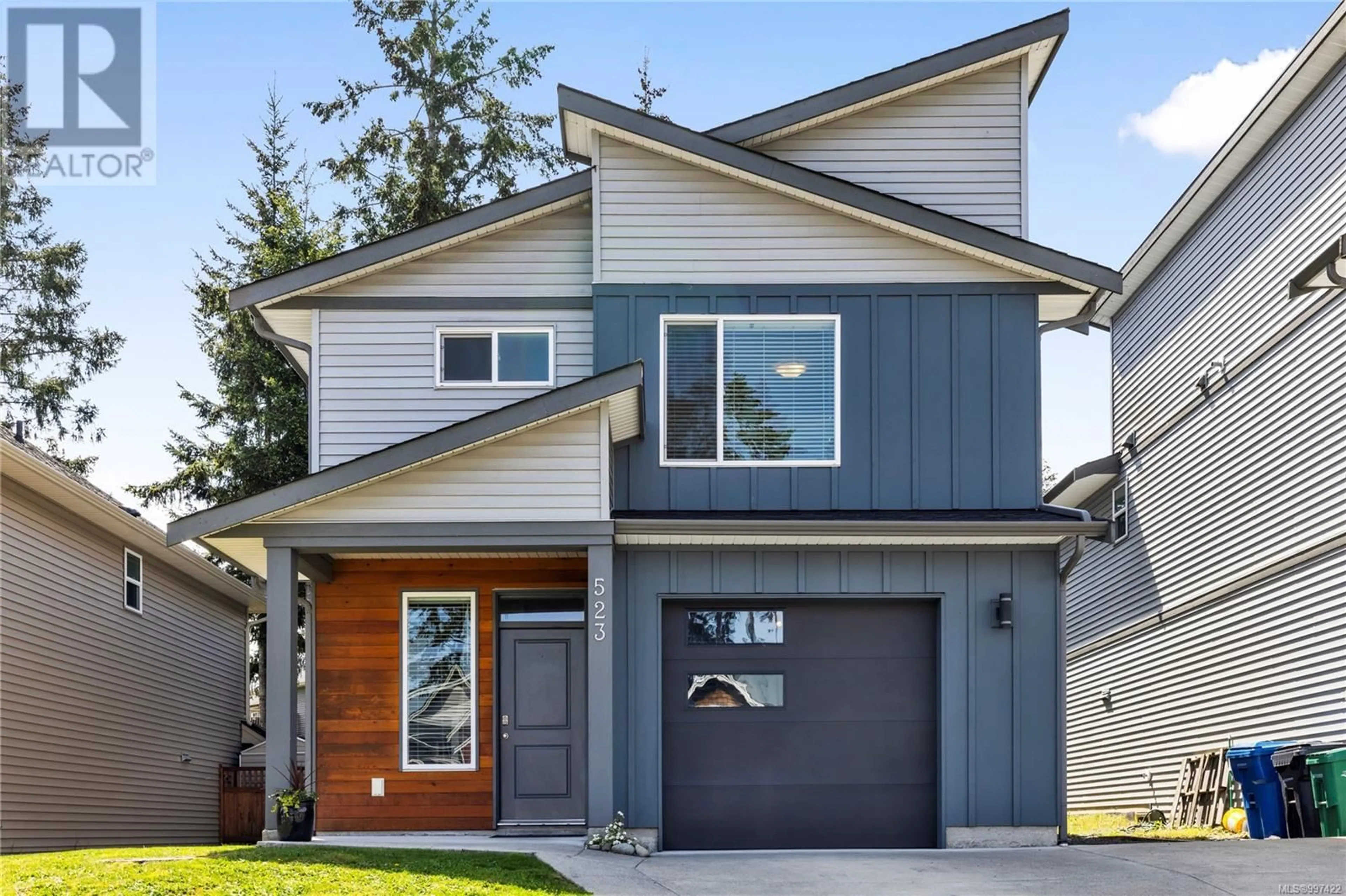 Home with vinyl exterior material, street for 523 STEEVES ROAD, Nanaimo British Columbia V9R0H8
