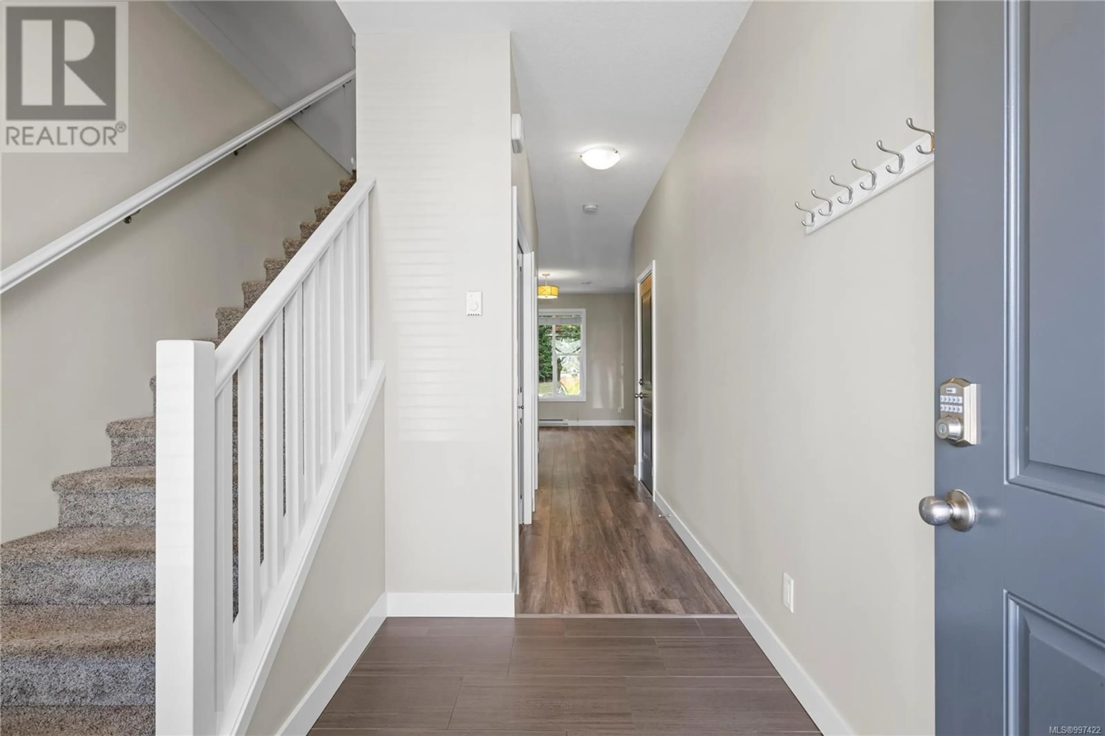 Indoor entryway for 523 STEEVES ROAD, Nanaimo British Columbia V9R0H8