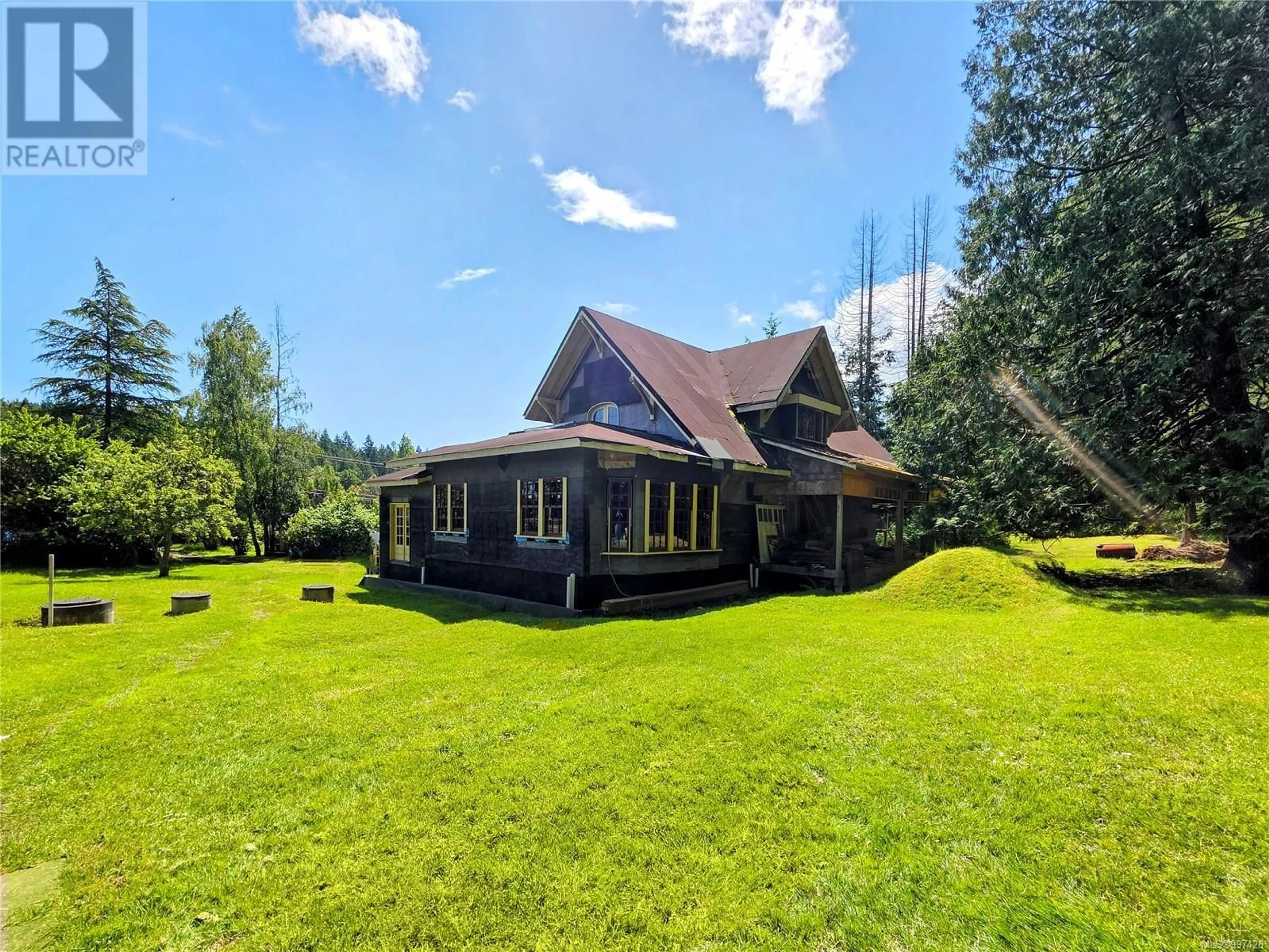 A pic from outside/outdoor area/front of a property/back of a property/a pic from drone, unknown for 4505 BEDWELL HARBOUR ROAD, Pender Island British Columbia V0N2M1