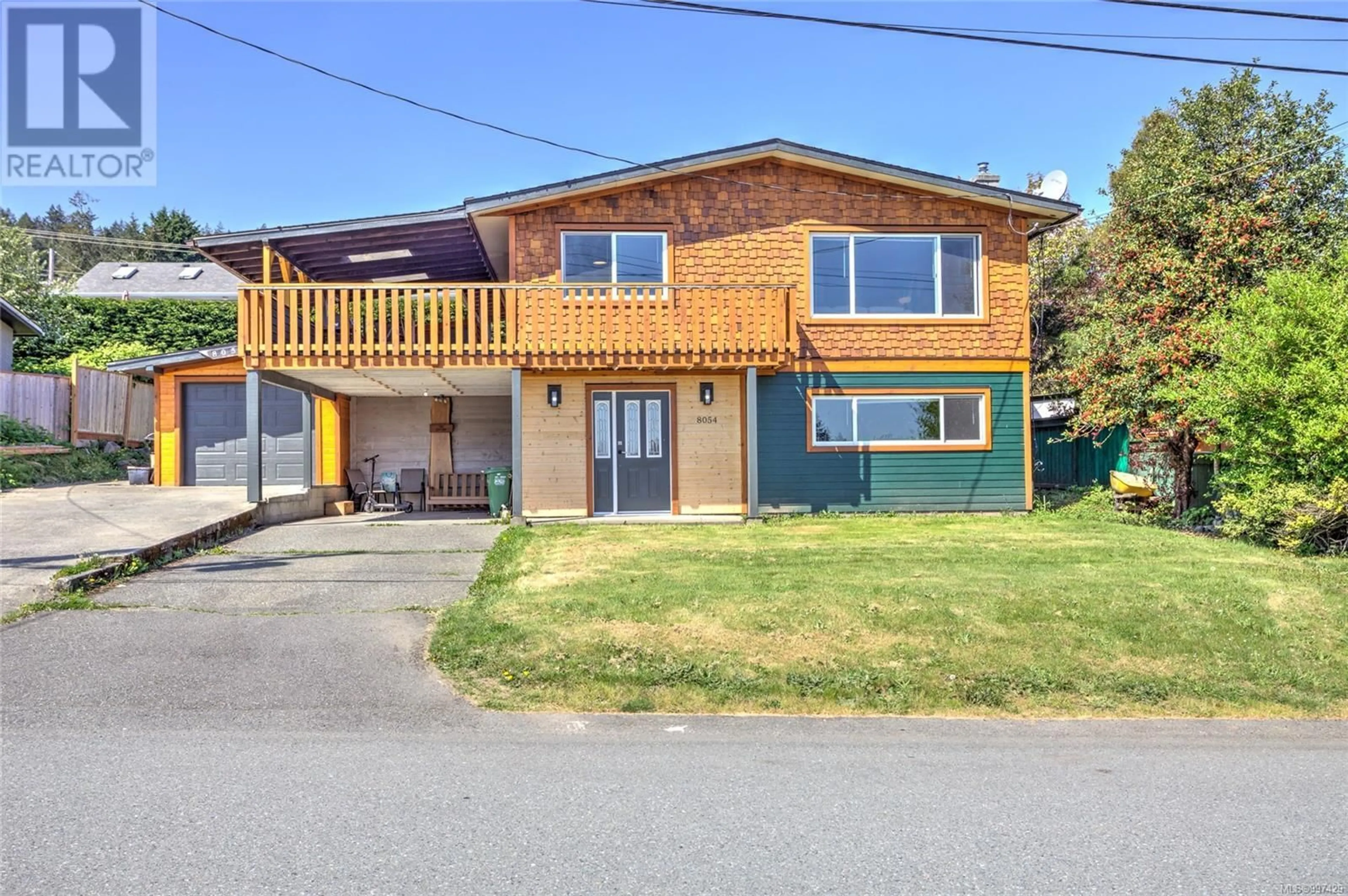 Home with vinyl exterior material, street for 8054 BERTHA STREET, Crofton British Columbia V0R1R0