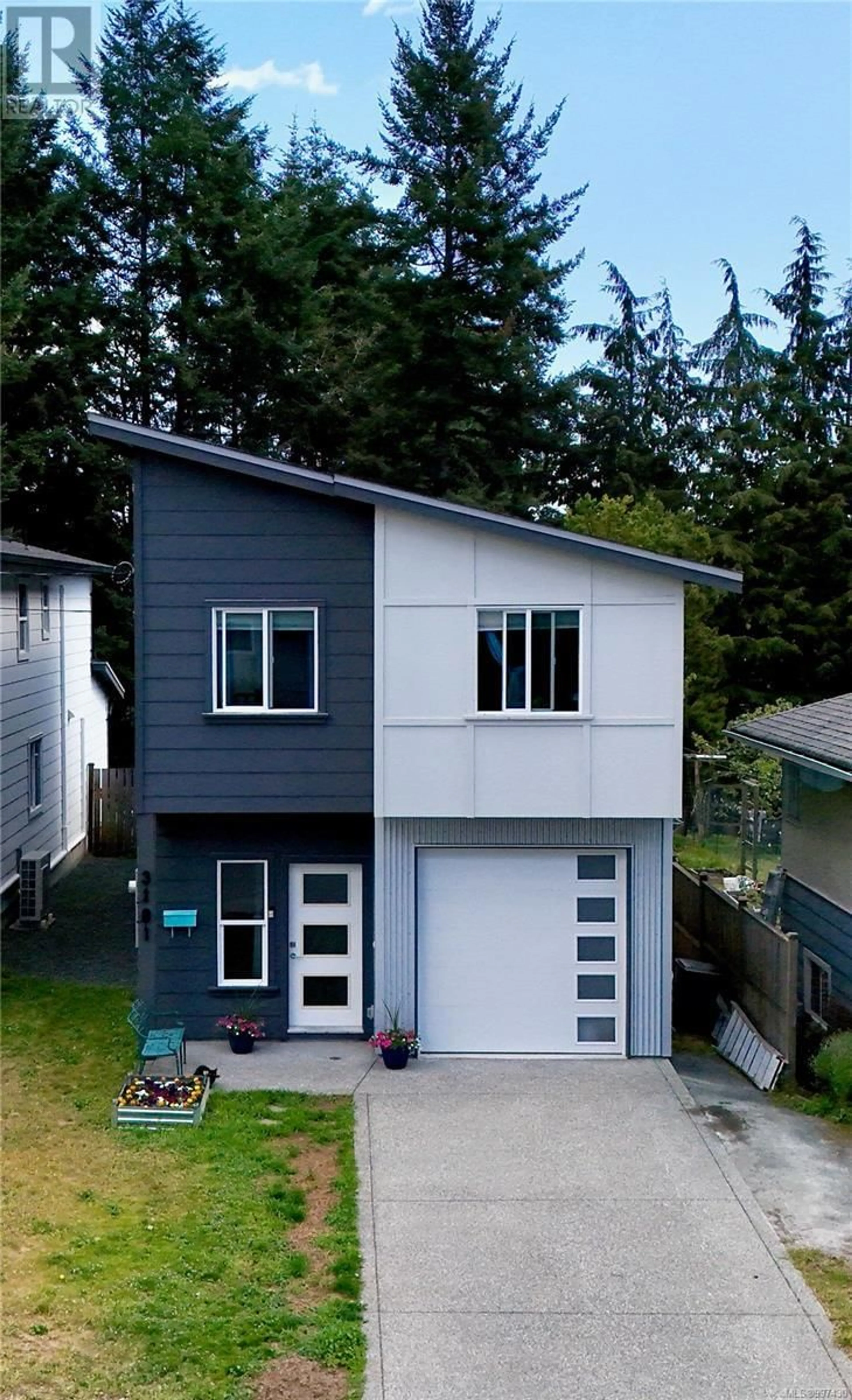 Home with vinyl exterior material, street for 3181 AYTON PLACE, Langford British Columbia V9B4C3