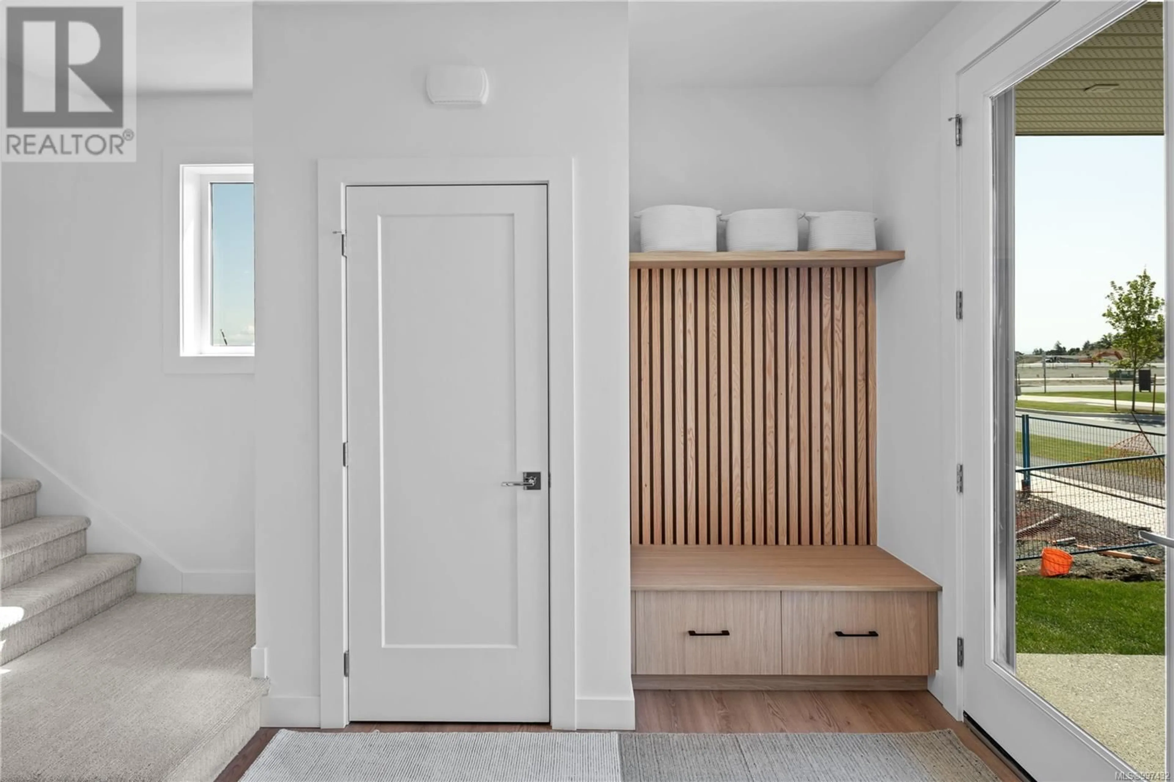 Indoor entryway for 390 TRADEWINDS AVENUE, Colwood British Columbia V9C0S4