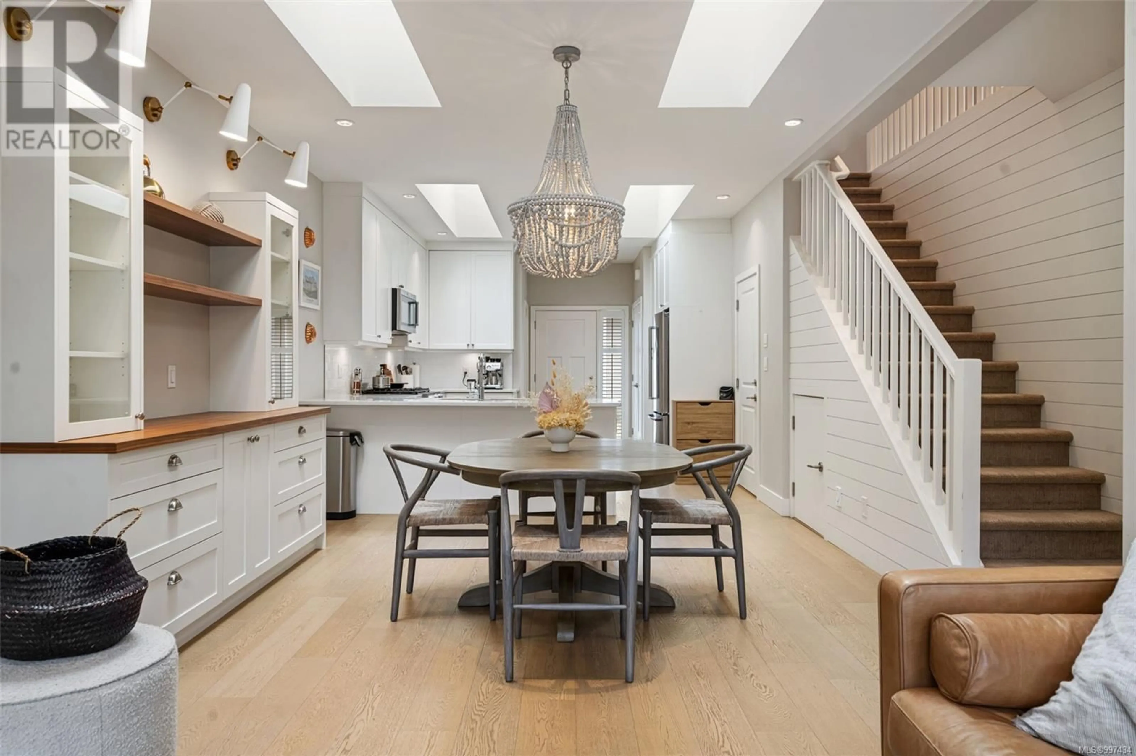 Unknown for 2 - 10490 RESTHAVEN DRIVE, Sidney British Columbia V8L3H7