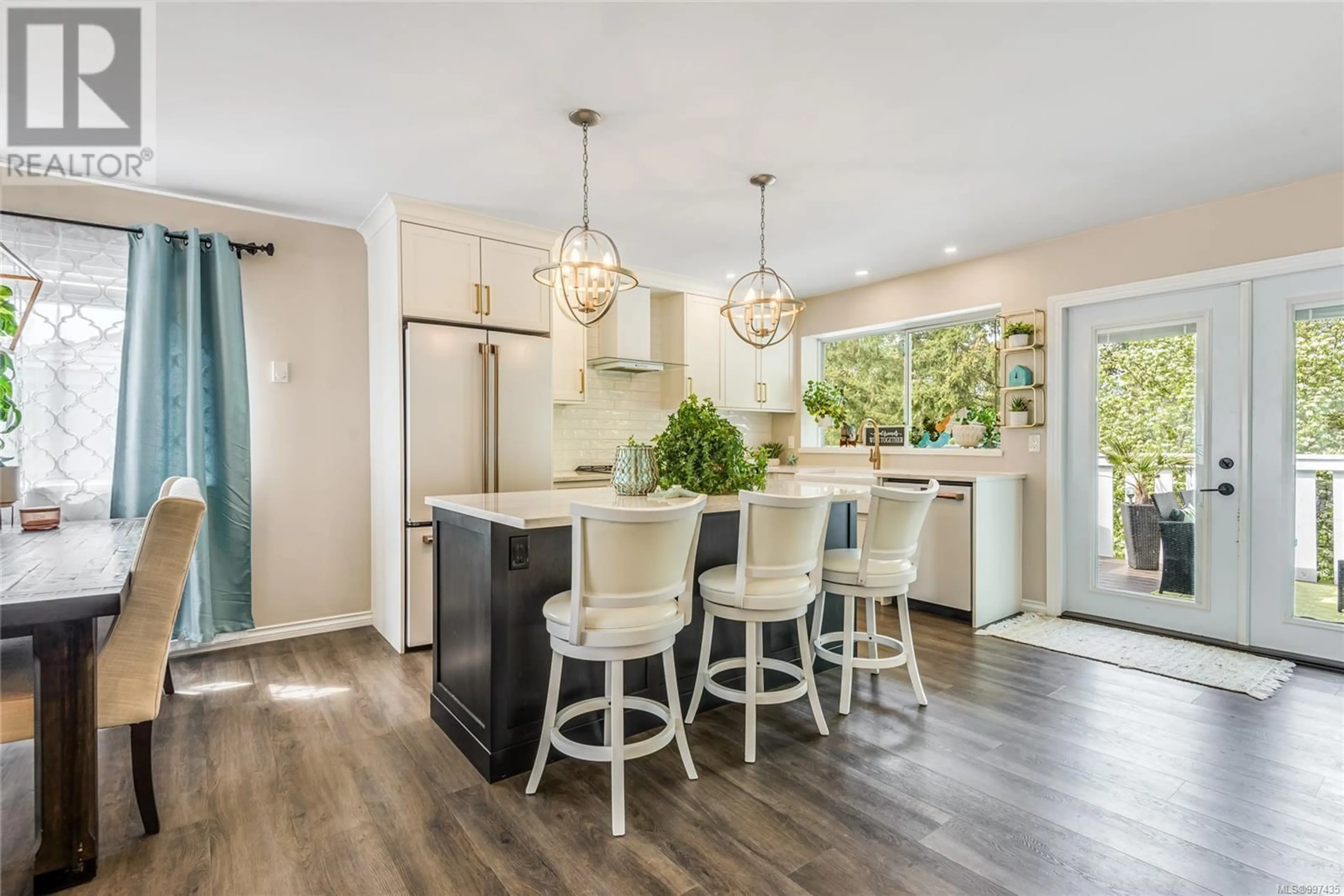Open concept kitchen, unknown for 420 MCPHEDRAN ROAD SOUTH, Campbell River British Columbia V9W5K4