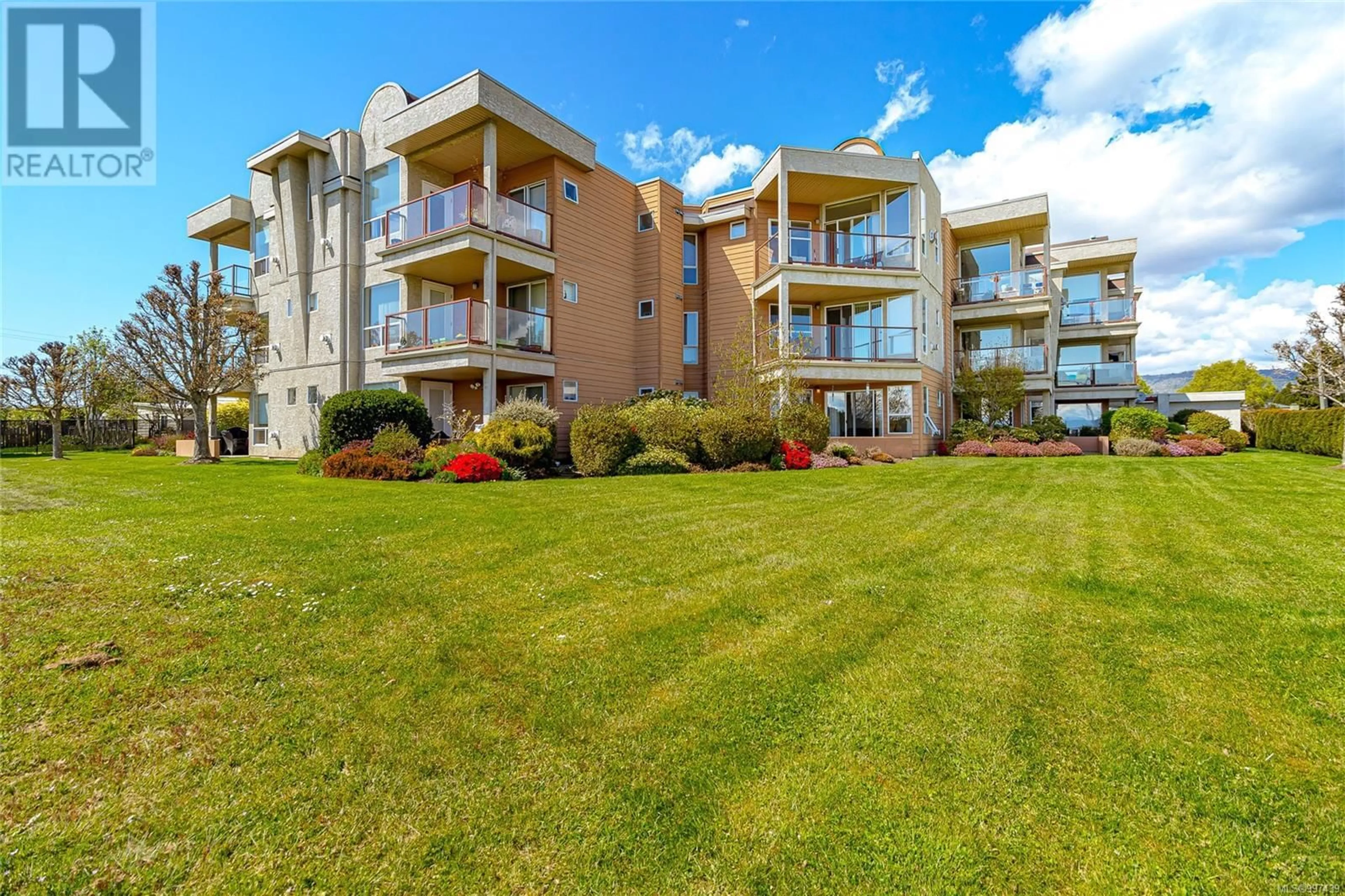 Patio, water/lake/river/ocean view for 106 - 6585 COUNTRY ROAD, Sooke British Columbia V9Z0W9