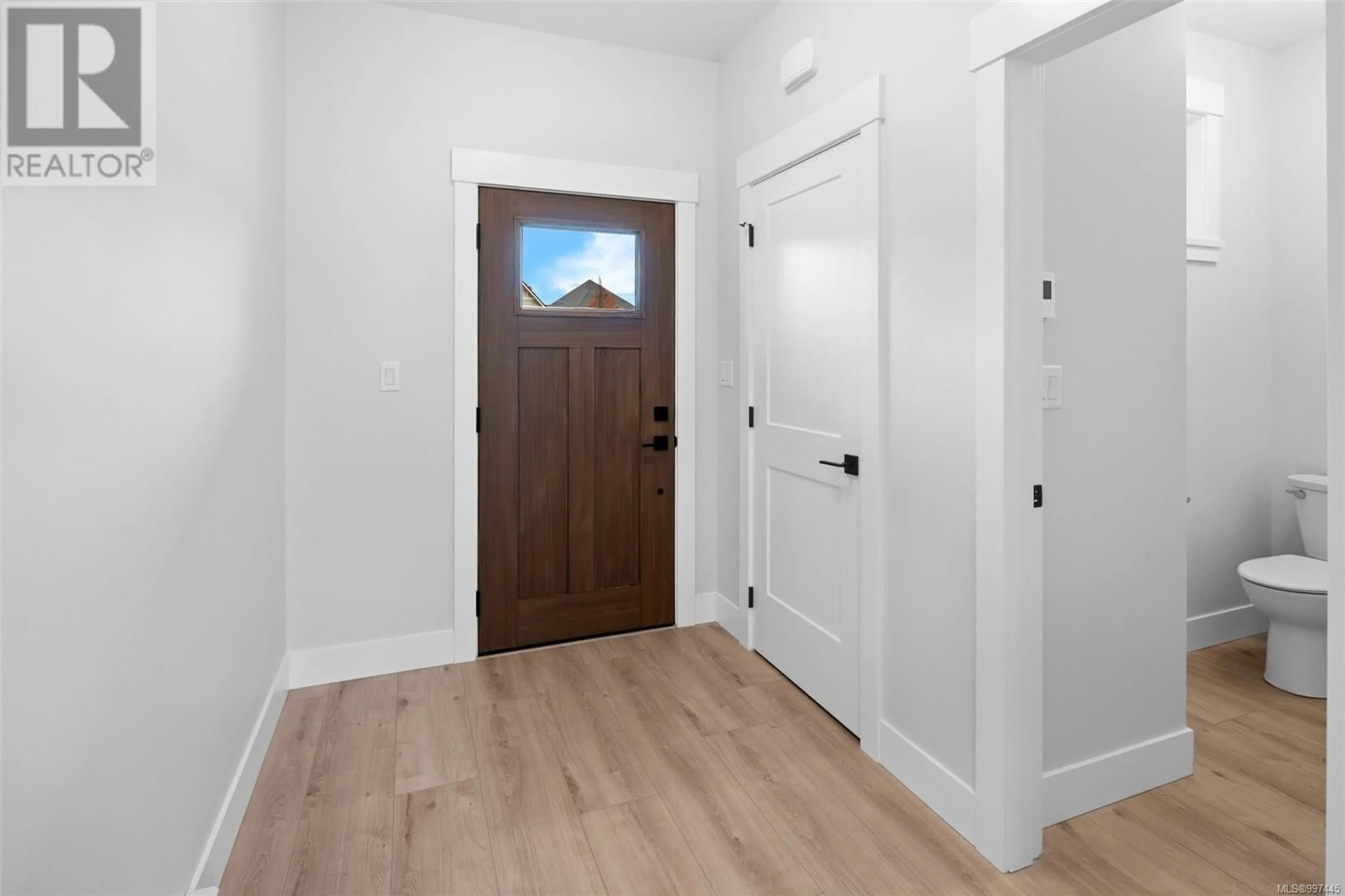 Indoor entryway for 2283 EVELYN LANE, Sooke British Columbia V9Z0W3