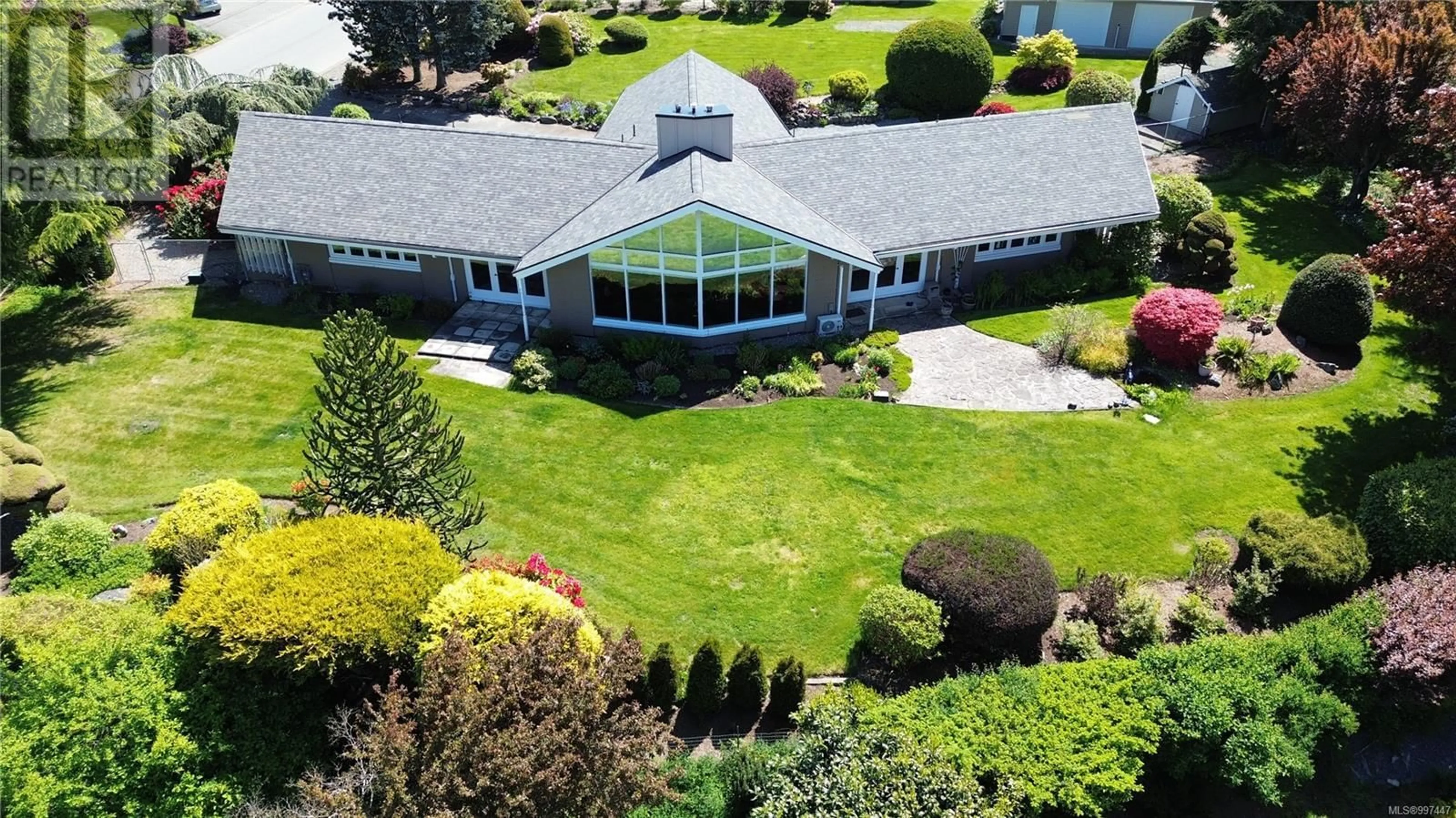 A pic from outside/outdoor area/front of a property/back of a property/a pic from drone, mountain view for 6296 WESTLOCK ROAD, Duncan British Columbia V9L5N8