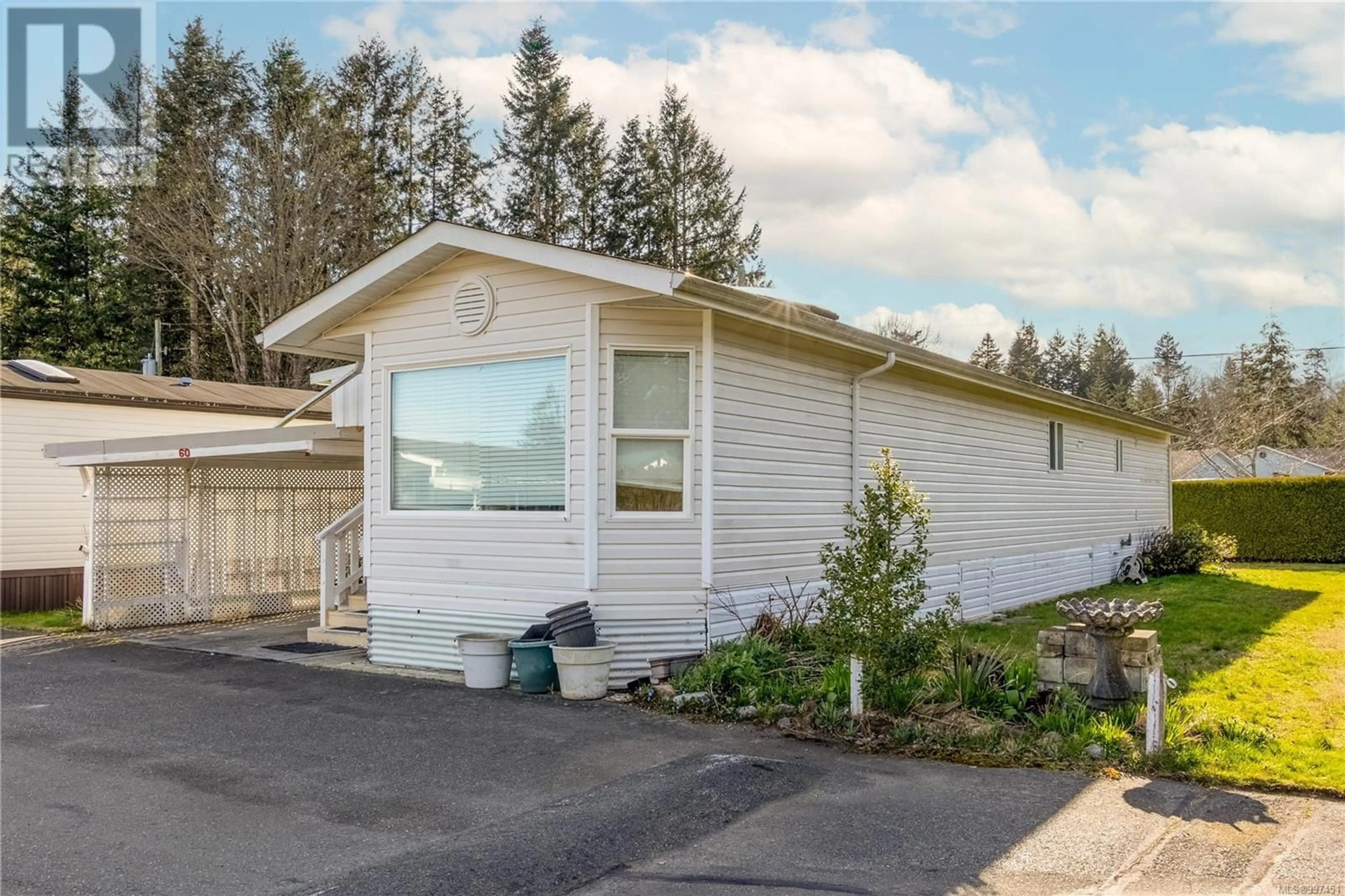Home with vinyl exterior material, street for 60 - 1240 WILKINSON ROAD, Comox British Columbia V9M3X8
