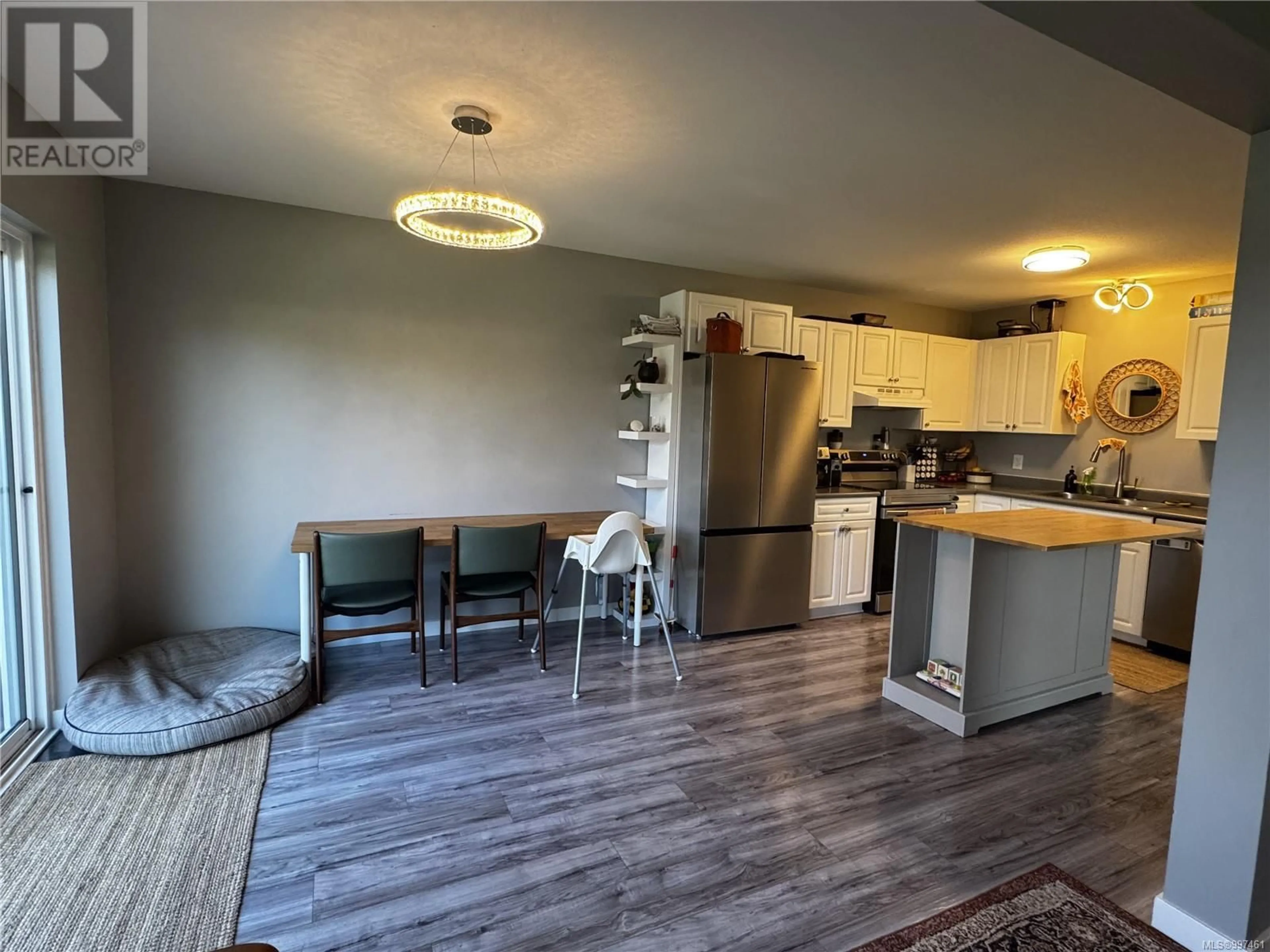 Open concept kitchen, unknown for 264A WESTGATE ROAD, Campbell River British Columbia V9W1R7