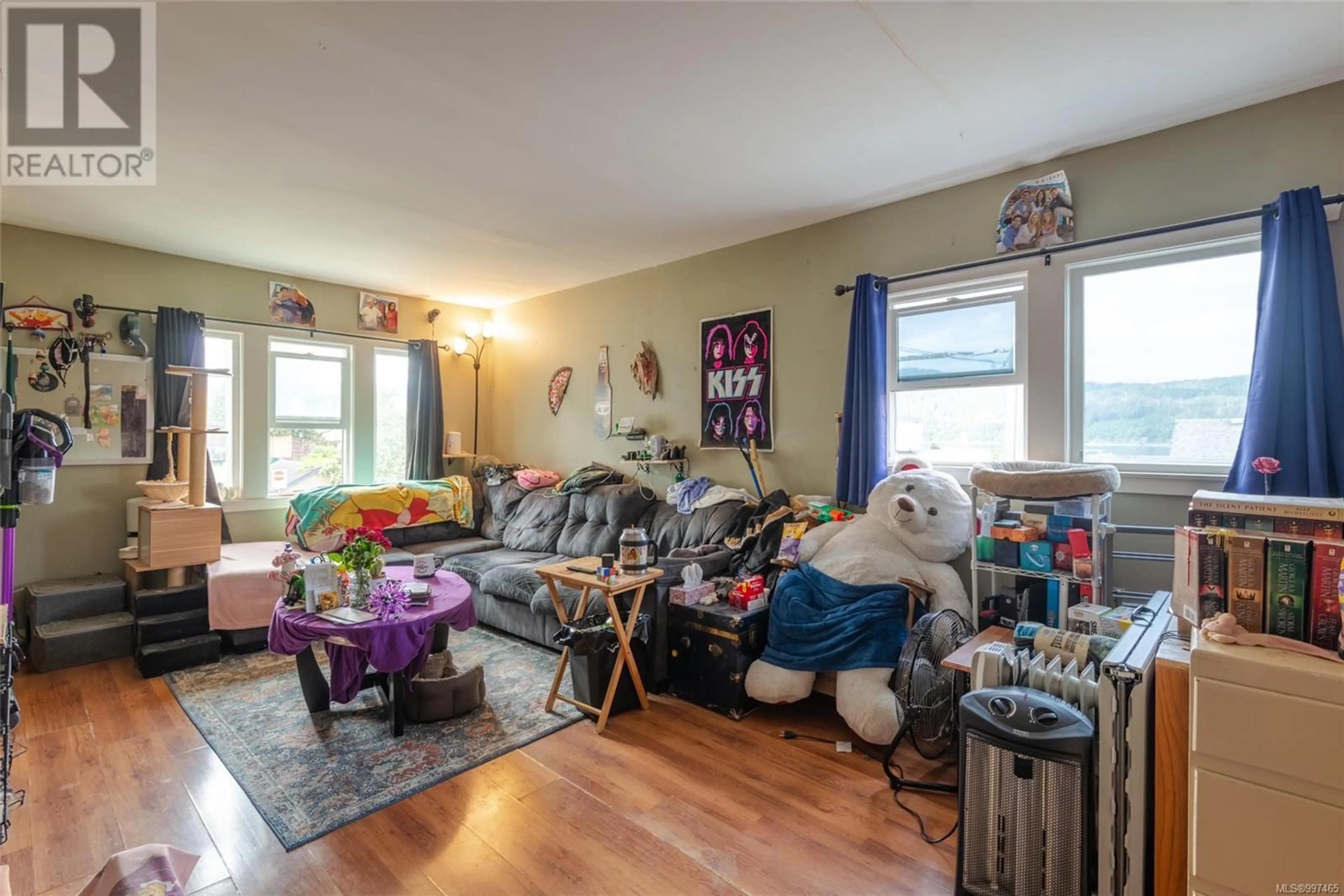Living room with furniture, wood/laminate floor for 4969 ATHOL STREET, Port Alberni British Columbia V9Y3C6