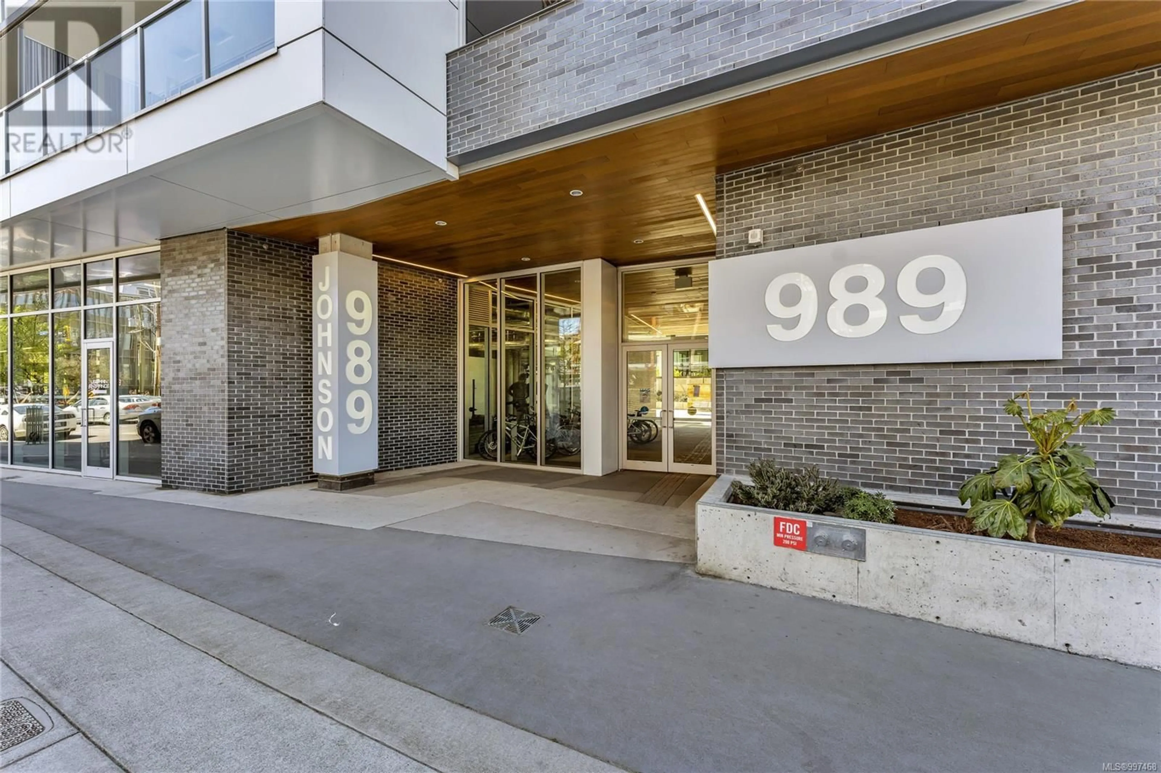 Indoor foyer for 803 - 989 JOHNSON STREET, Victoria British Columbia V8V0E3