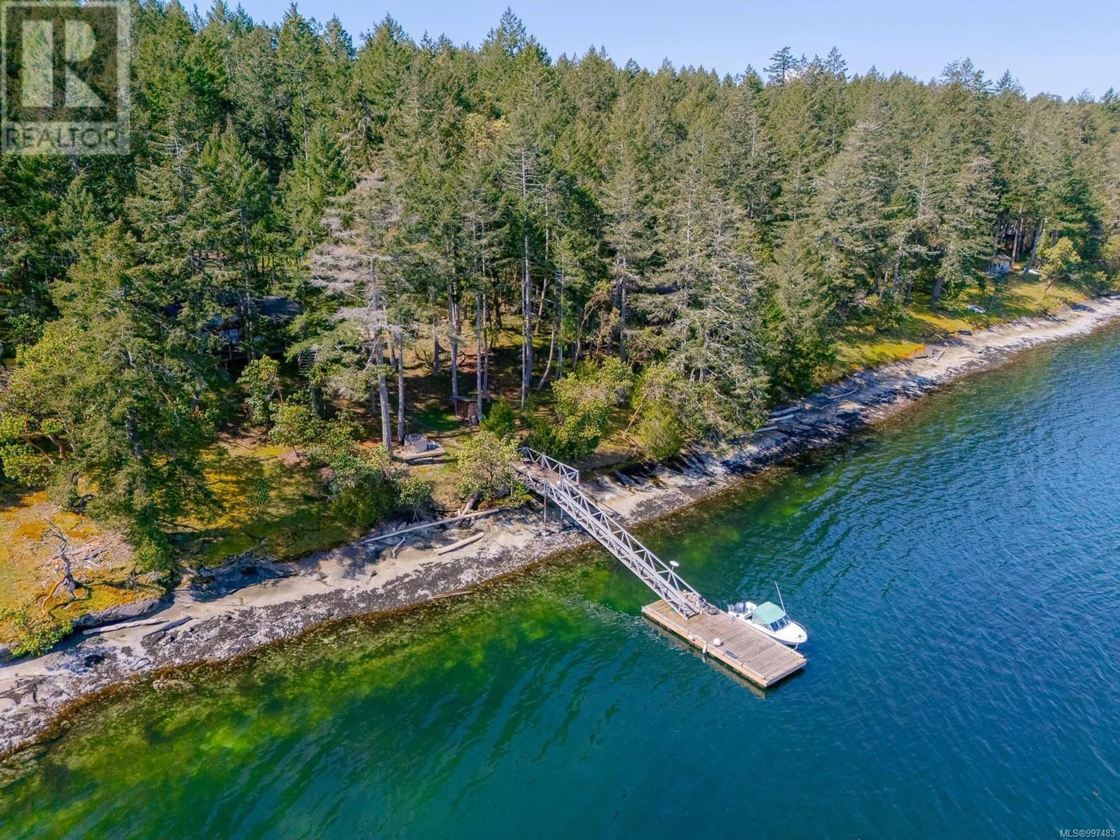 A pic from outside/outdoor area/front of a property/back of a property/a pic from drone, water/lake/river/ocean view for 550 CARDALE ROAD, Decourcy Island British Columbia A1A1A1