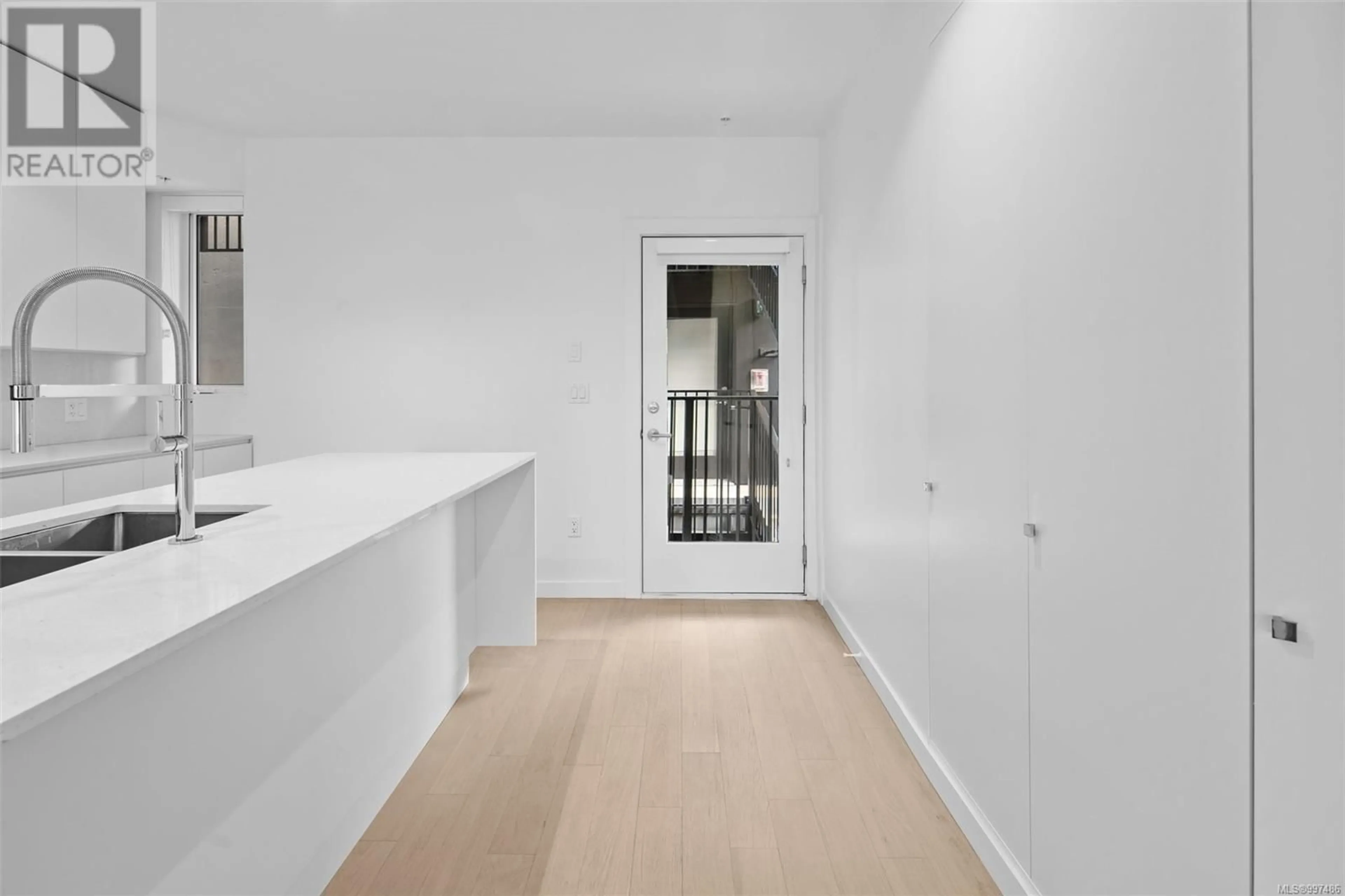 A pic of a room for 301 - 430 PARRY STREET, Victoria British Columbia V8V2H7