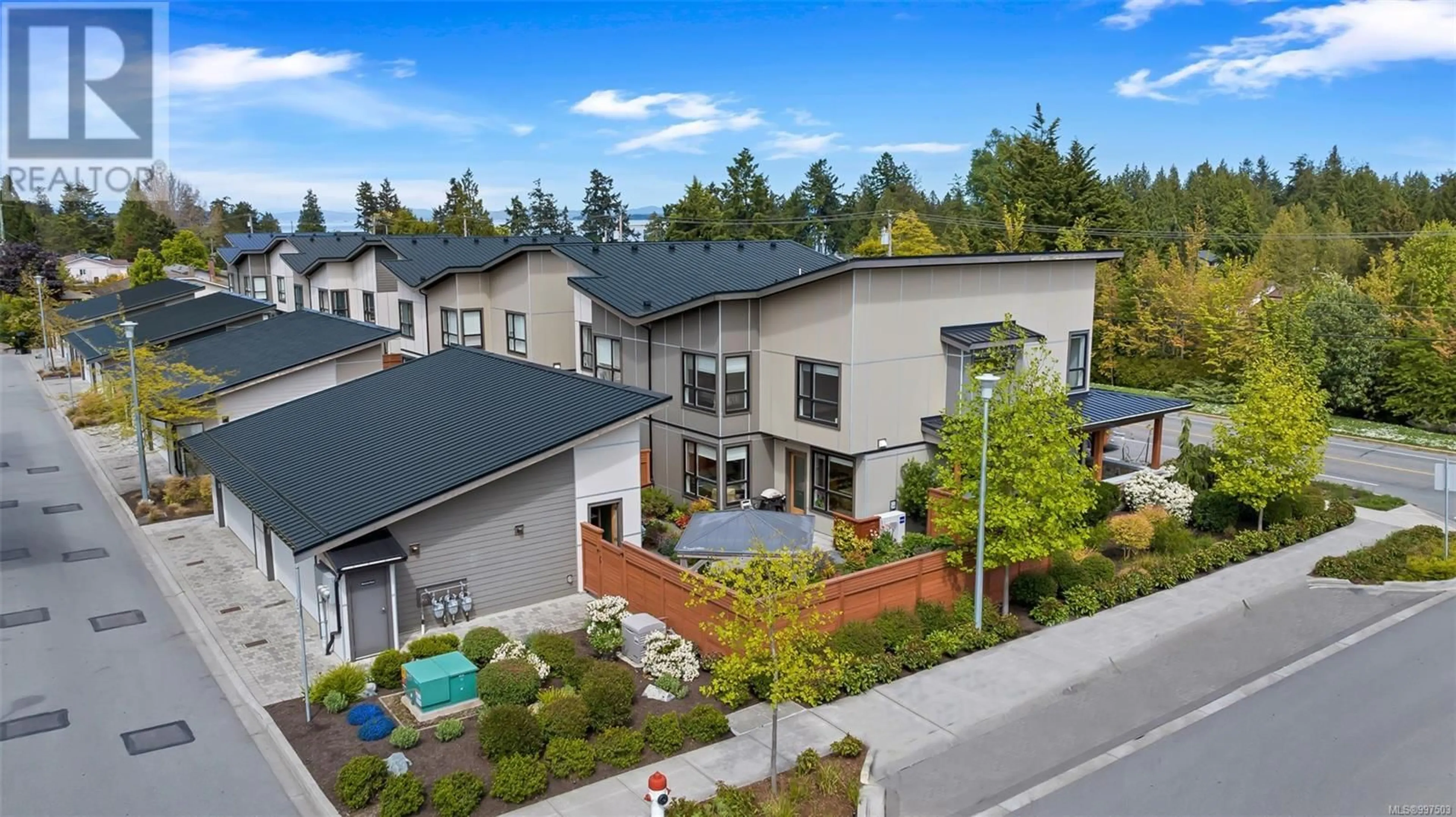 A pic from outside/outdoor area/front of a property/back of a property/a pic from drone, street for 7924 LOCHSIDE DRIVE, Central Saanich British Columbia V8M0B9