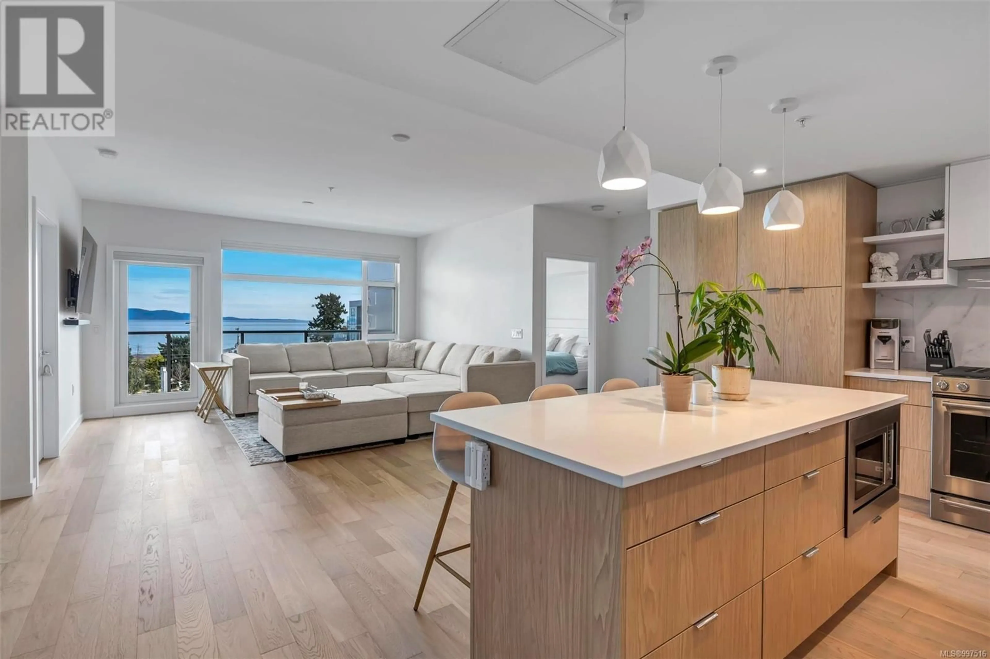 Open concept kitchen, unknown for 306 - 5120 CORDOVA BAY ROAD, Saanich British Columbia V8Y2K5