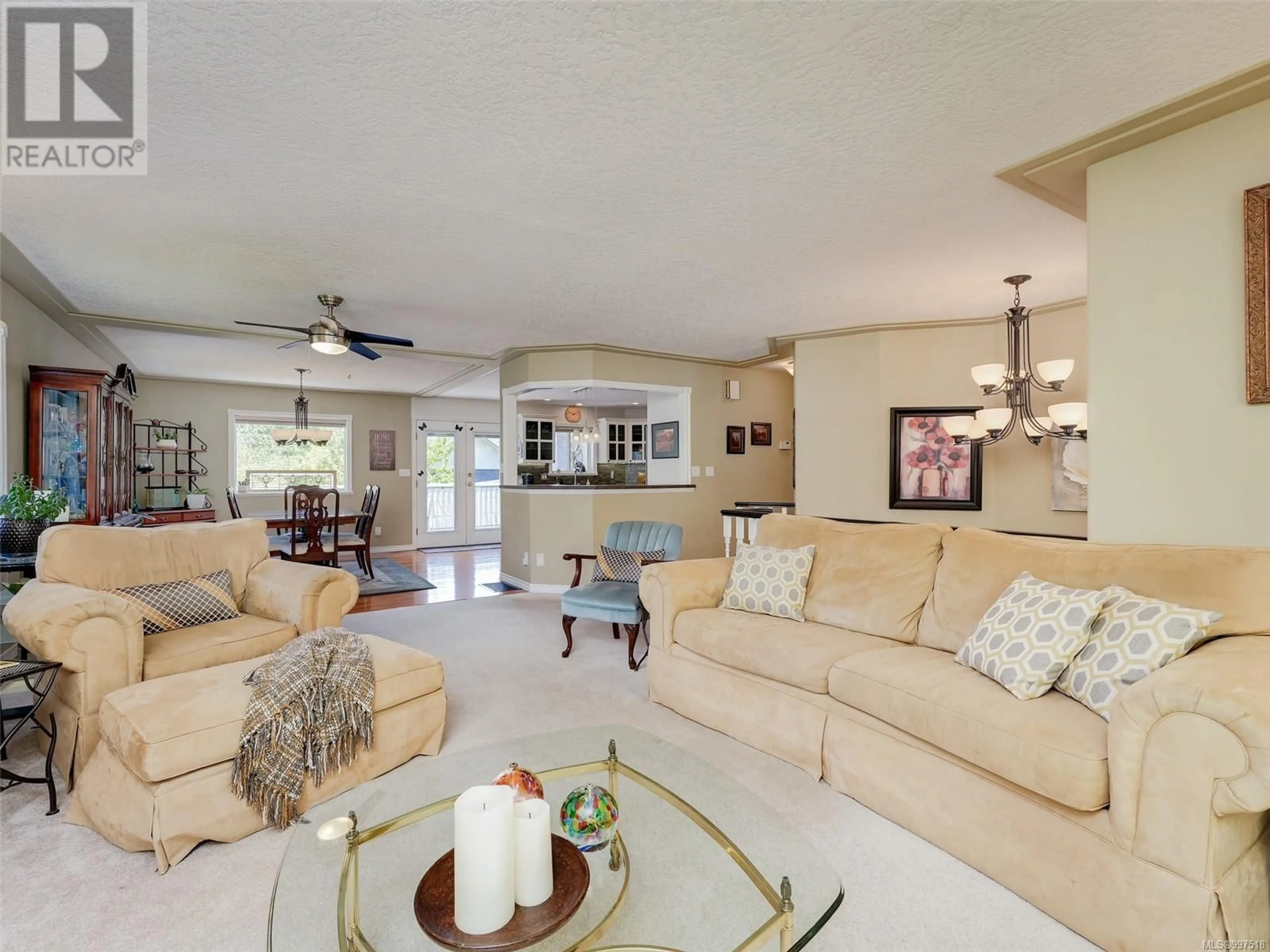 Living room with furniture, ceramic/tile floor for 1935 RIVERSIDE DRIVE, View Royal British Columbia V9E1K7