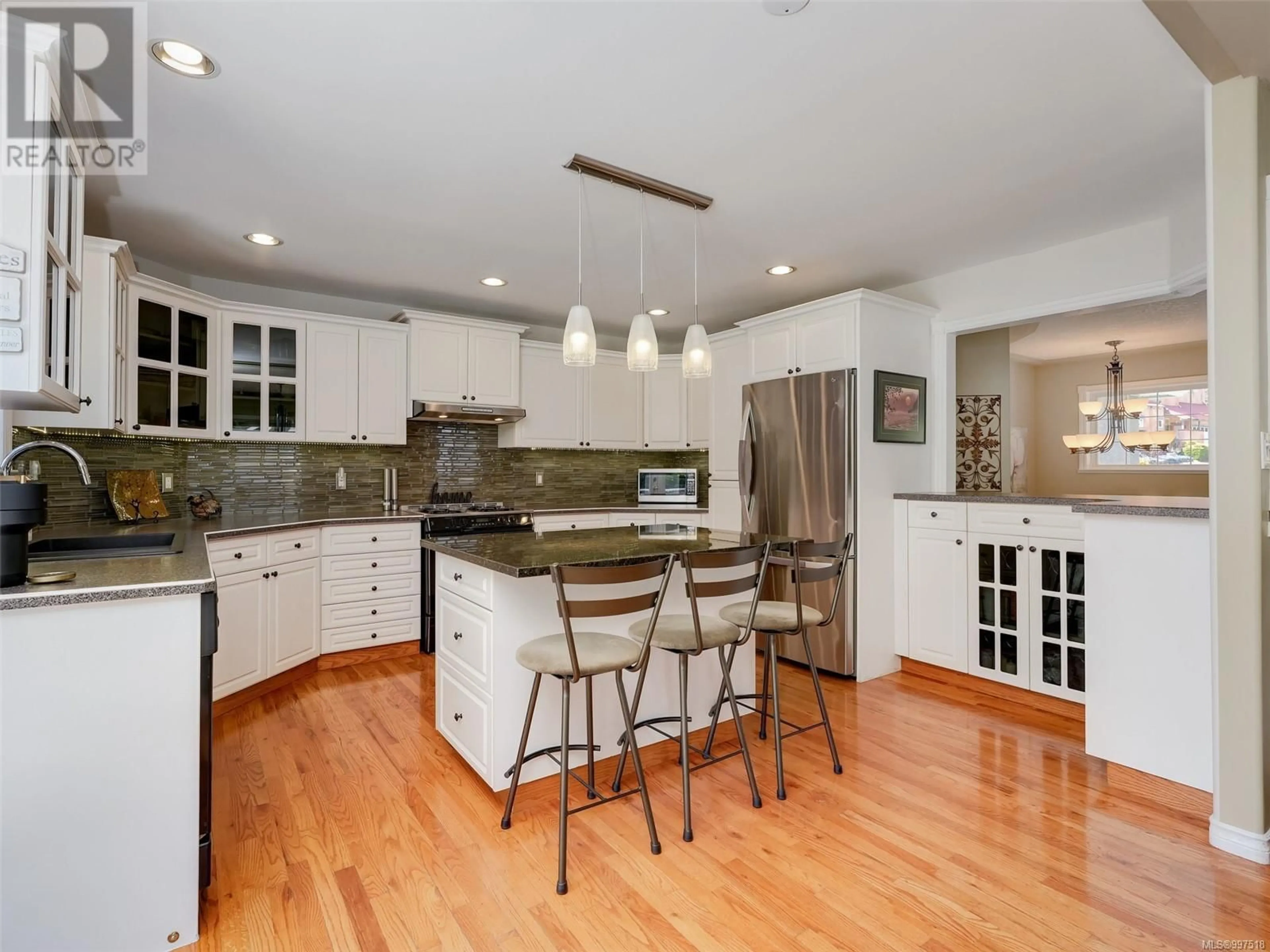 Open concept kitchen, unknown for 1935 RIVERSIDE DRIVE, View Royal British Columbia V9E1K7