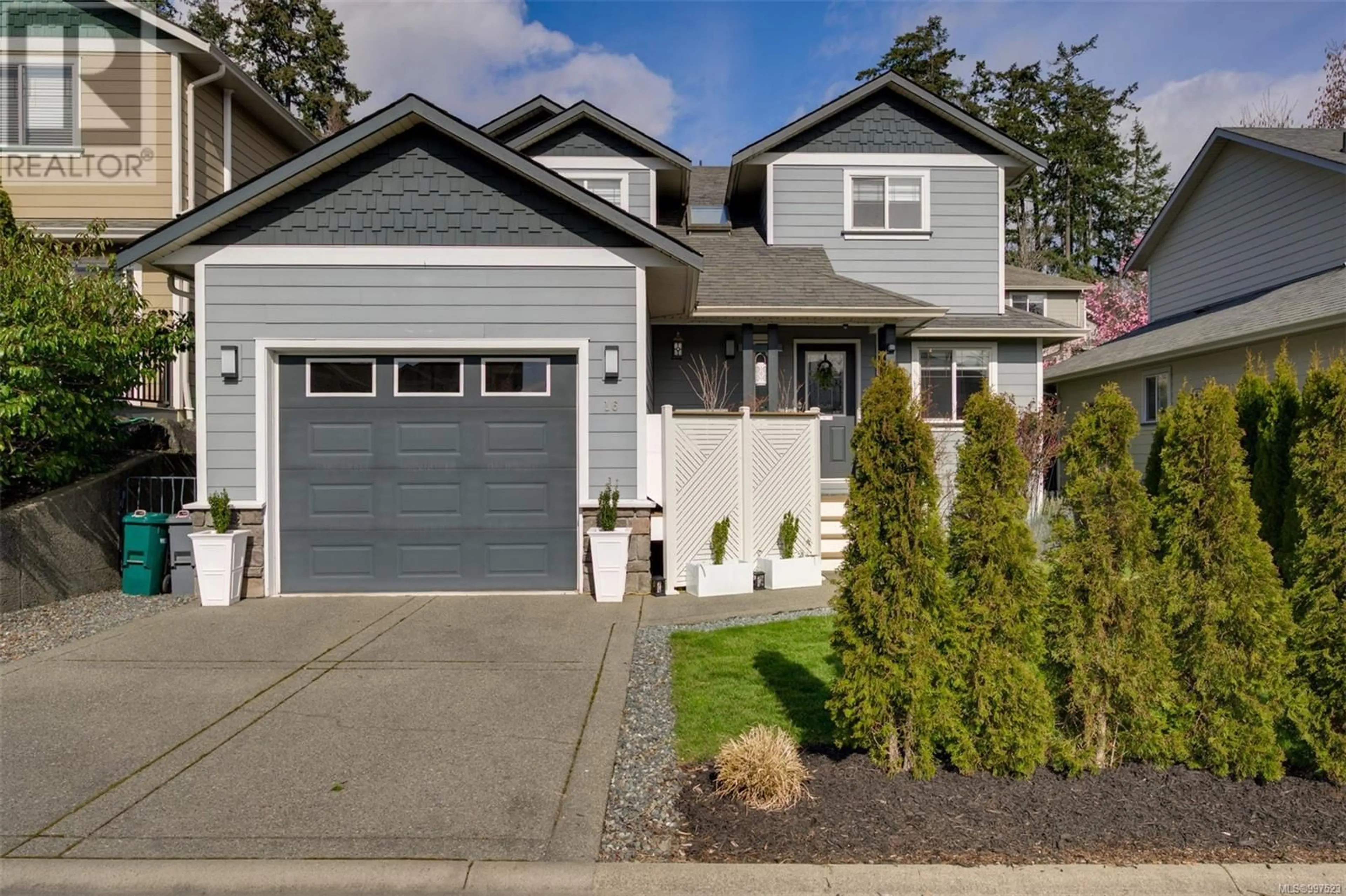 Home with vinyl exterior material, street for 16 CAHILTY LANE, View Royal British Columbia V9B6S7