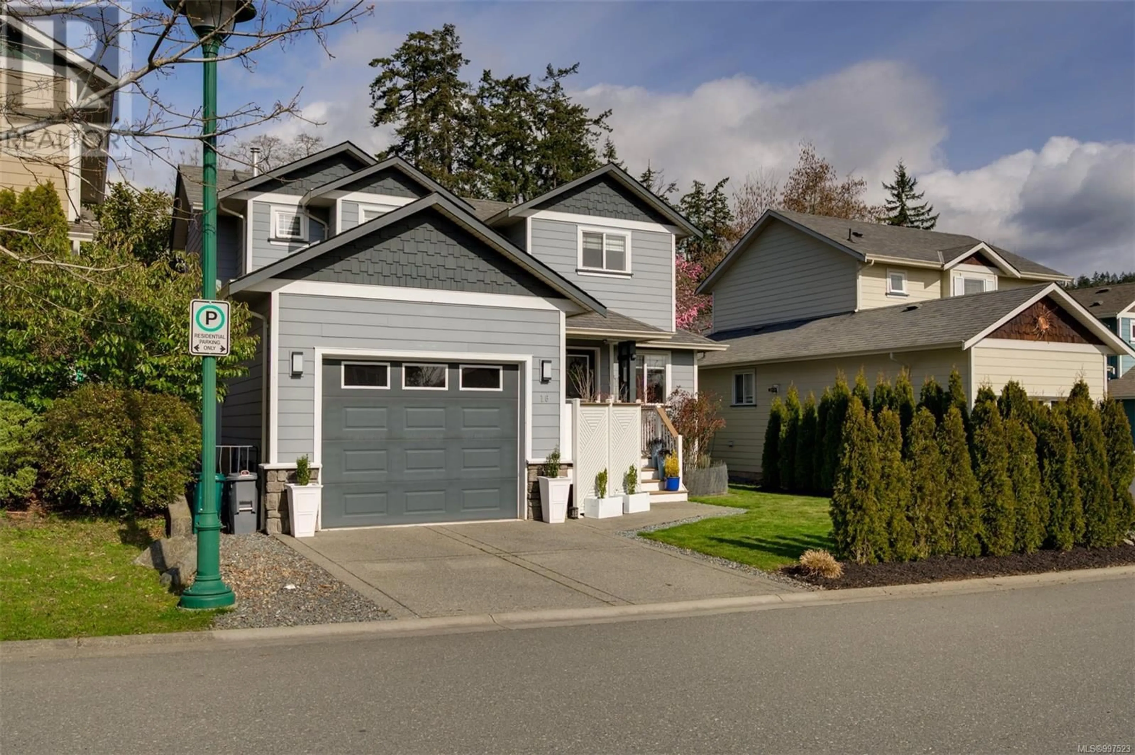 Home with vinyl exterior material, street for 16 CAHILTY LANE, View Royal British Columbia V9B6S7