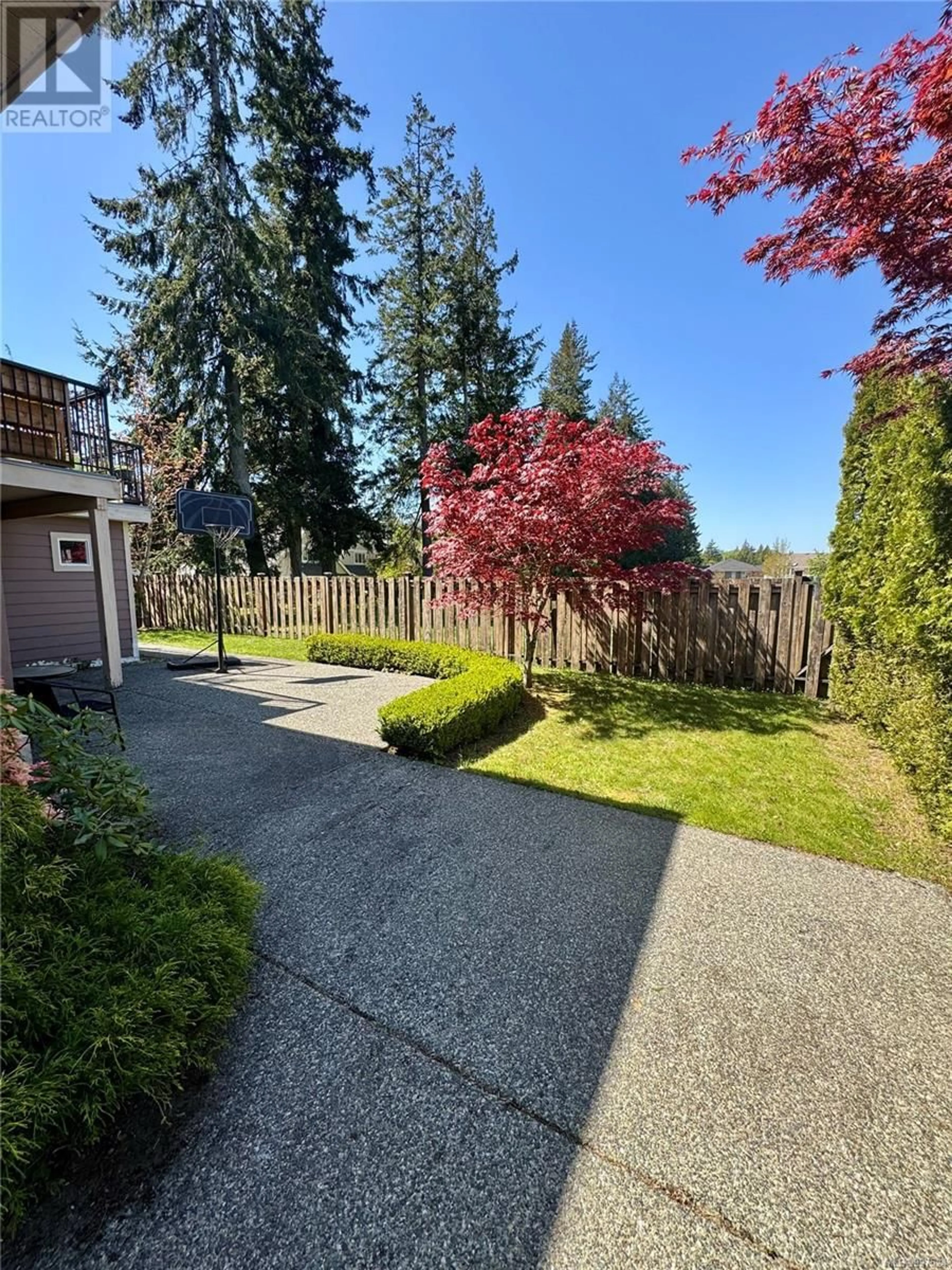 A pic from outside/outdoor area/front of a property/back of a property/a pic from drone, street for 5287 CRESTVIEW DRIVE, Nanaimo British Columbia V9T5Z8