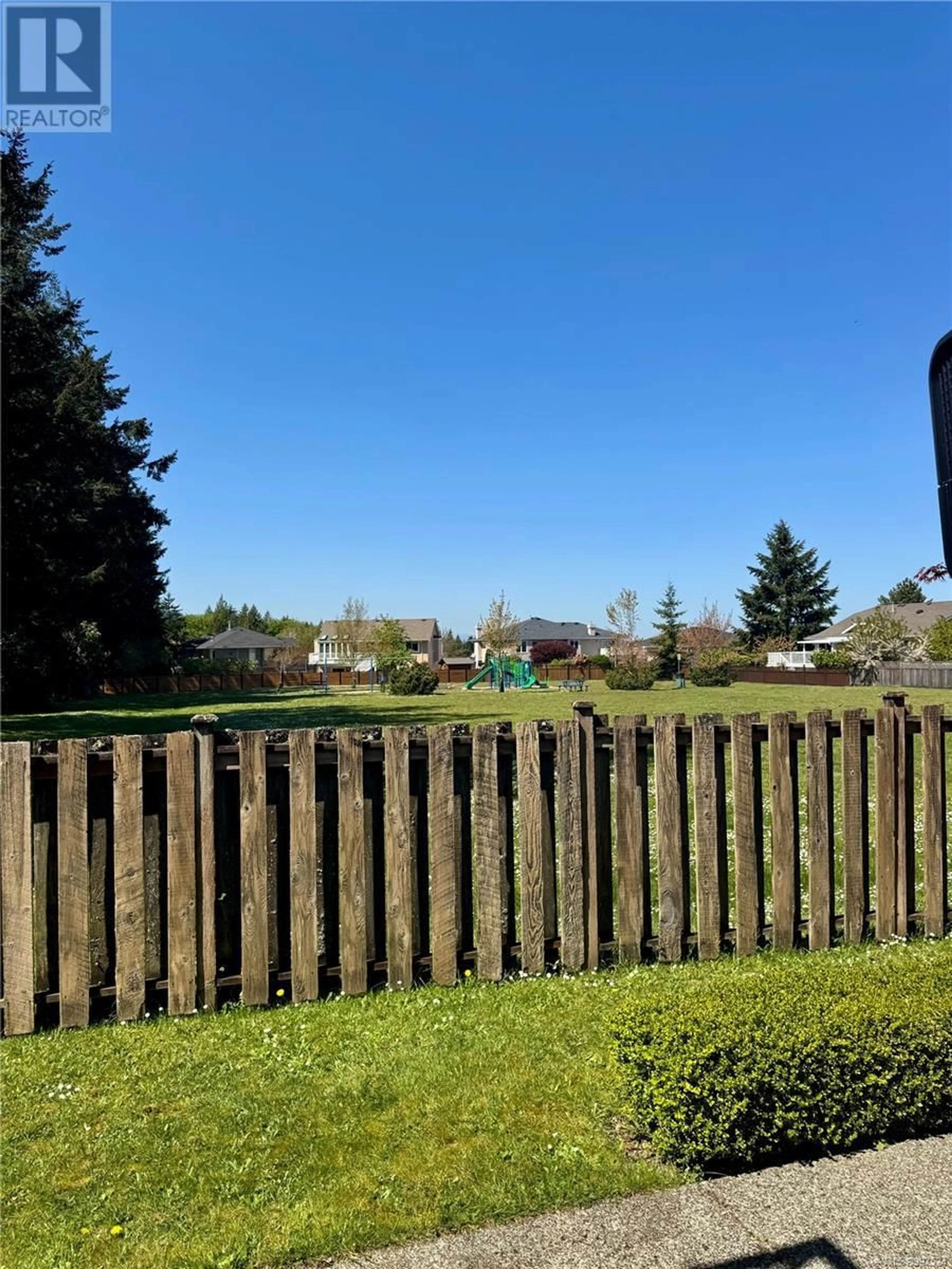 A pic from outside/outdoor area/front of a property/back of a property/a pic from drone, unknown for 5287 CRESTVIEW DRIVE, Nanaimo British Columbia V9T5Z8