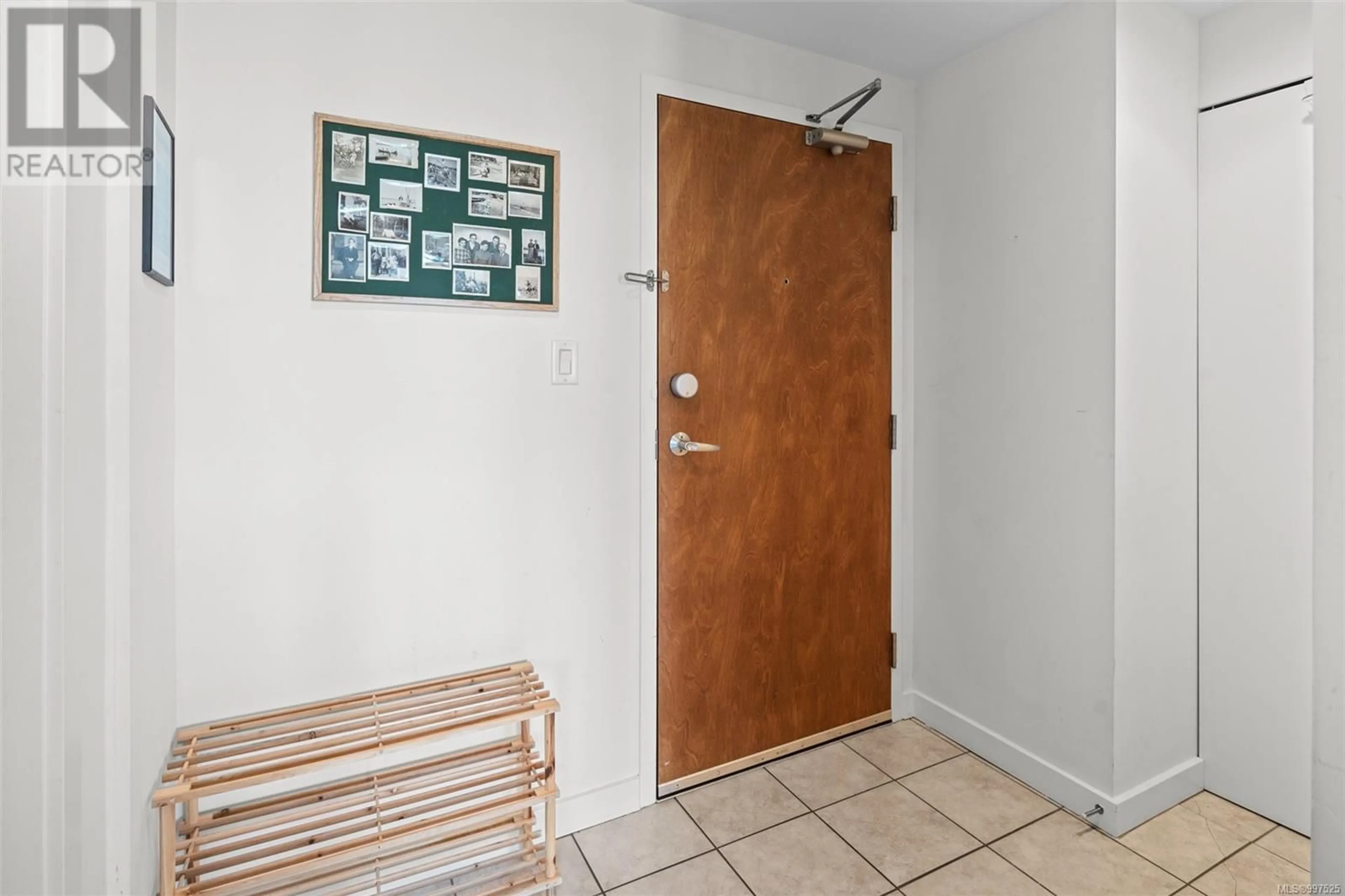 Indoor entryway for 708 - 732 CORMORANT STREET, Victoria British Columbia V8W4A5