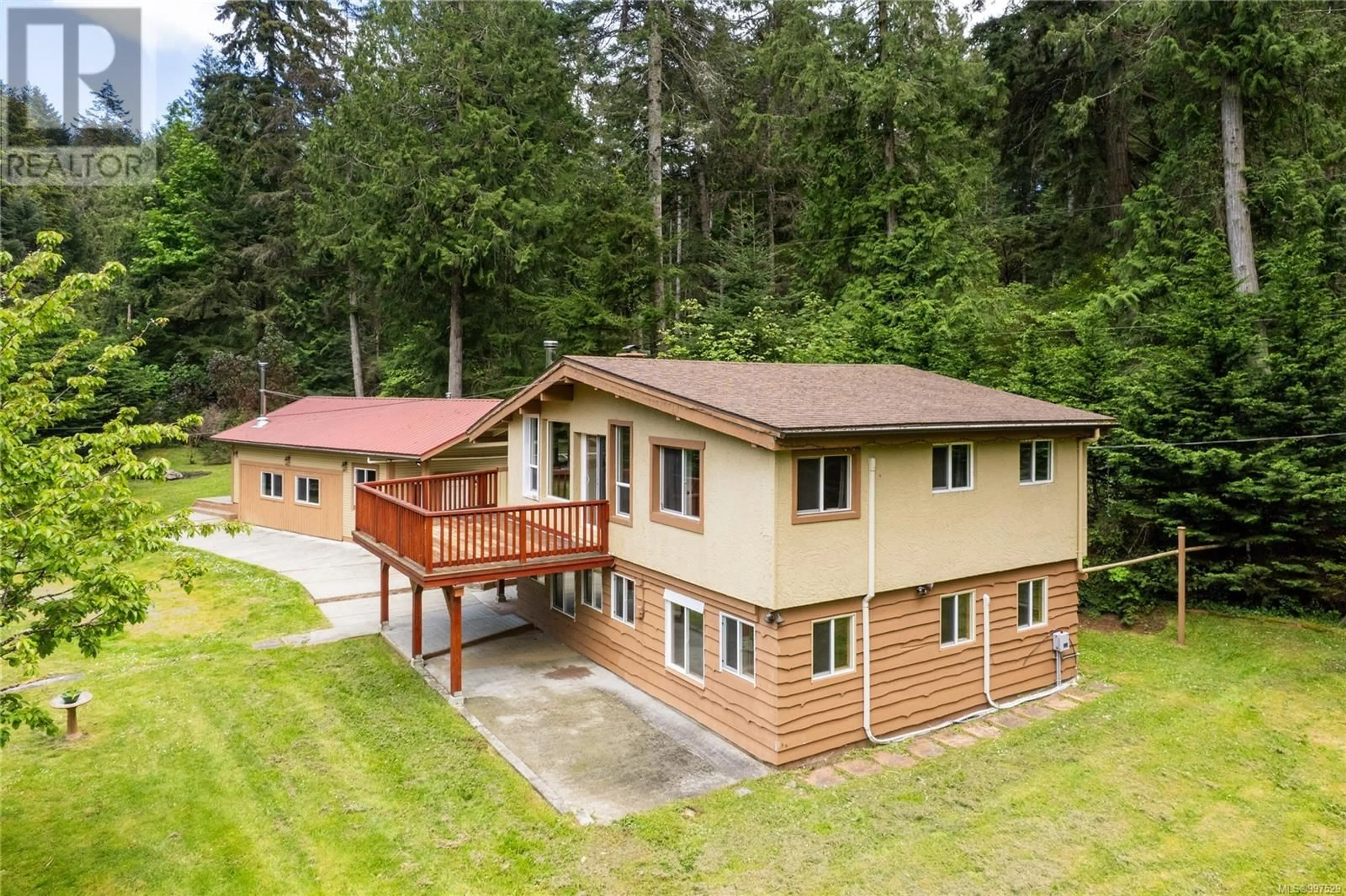 A pic from outside/outdoor area/front of a property/back of a property/a pic from drone, building for 255 RICARDO ROAD, Gabriola Island British Columbia V0R1X1