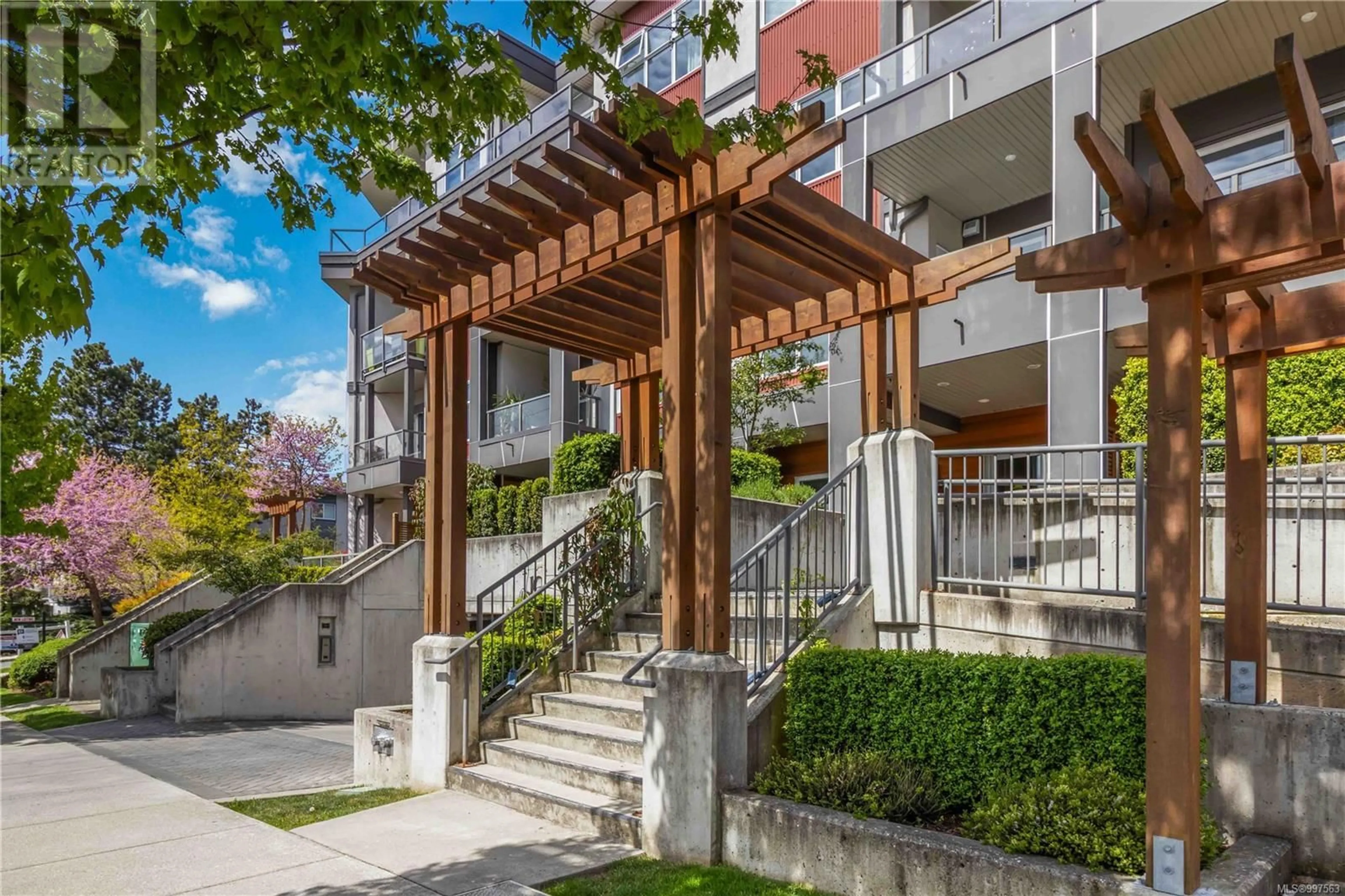 Patio, street for 209 - 1000 INVERNESS ROAD, Saanich British Columbia V8X2S1