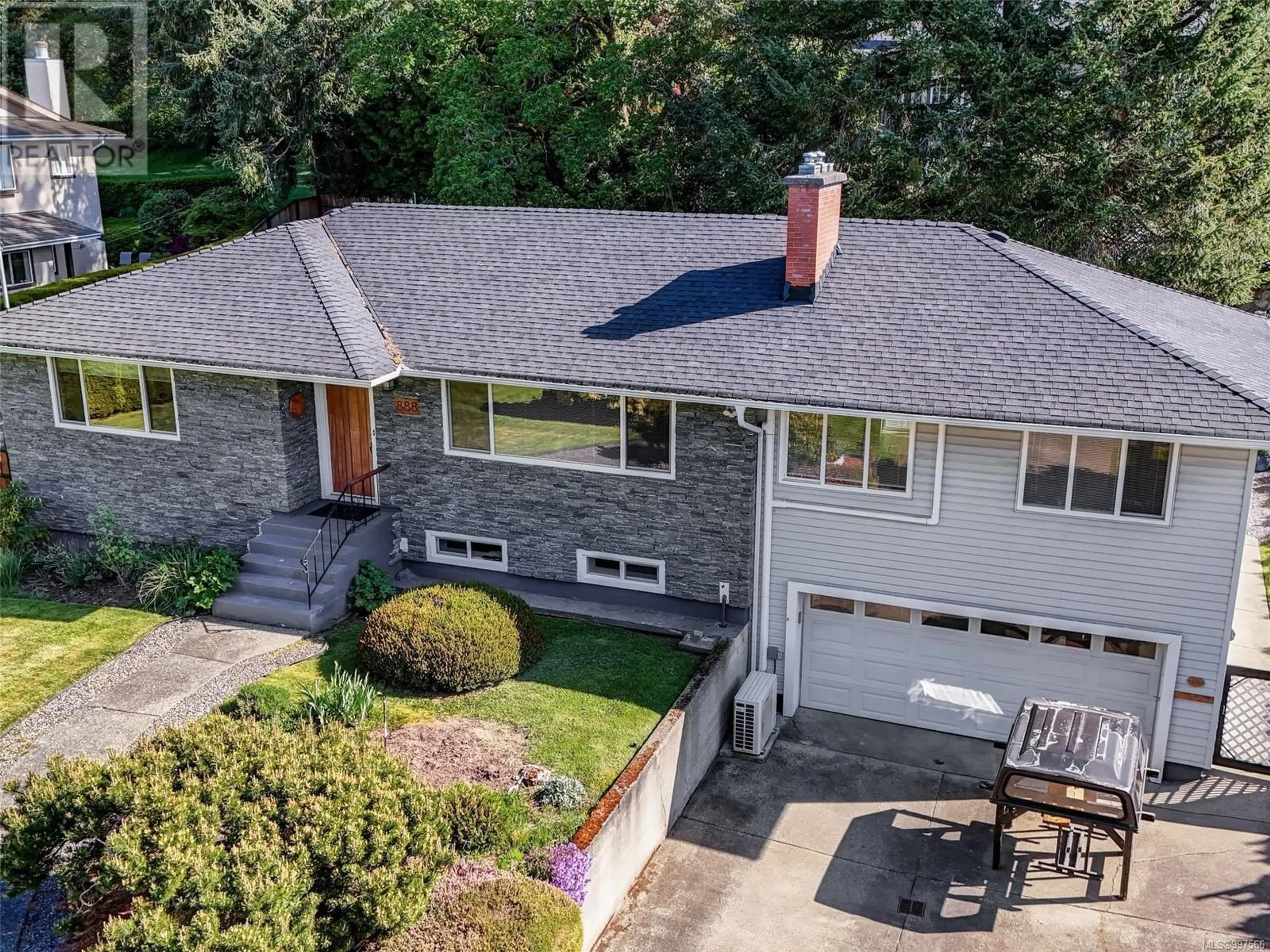 Unknown for 888 FALAISE CRESCENT, Saanich British Columbia V8T1A1
