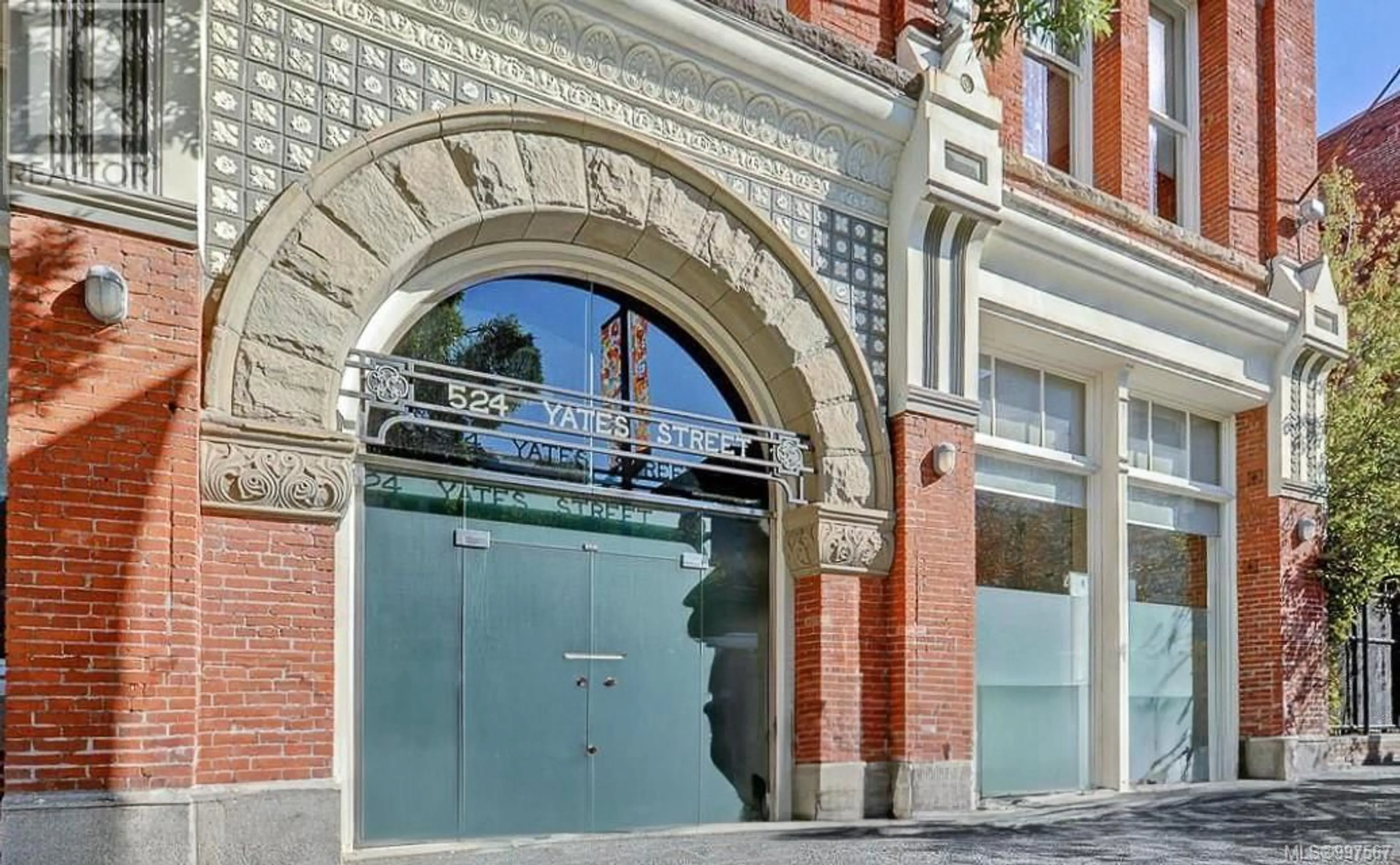 Indoor foyer for 212 - 524 YATES STREET, Victoria British Columbia V8W1K8