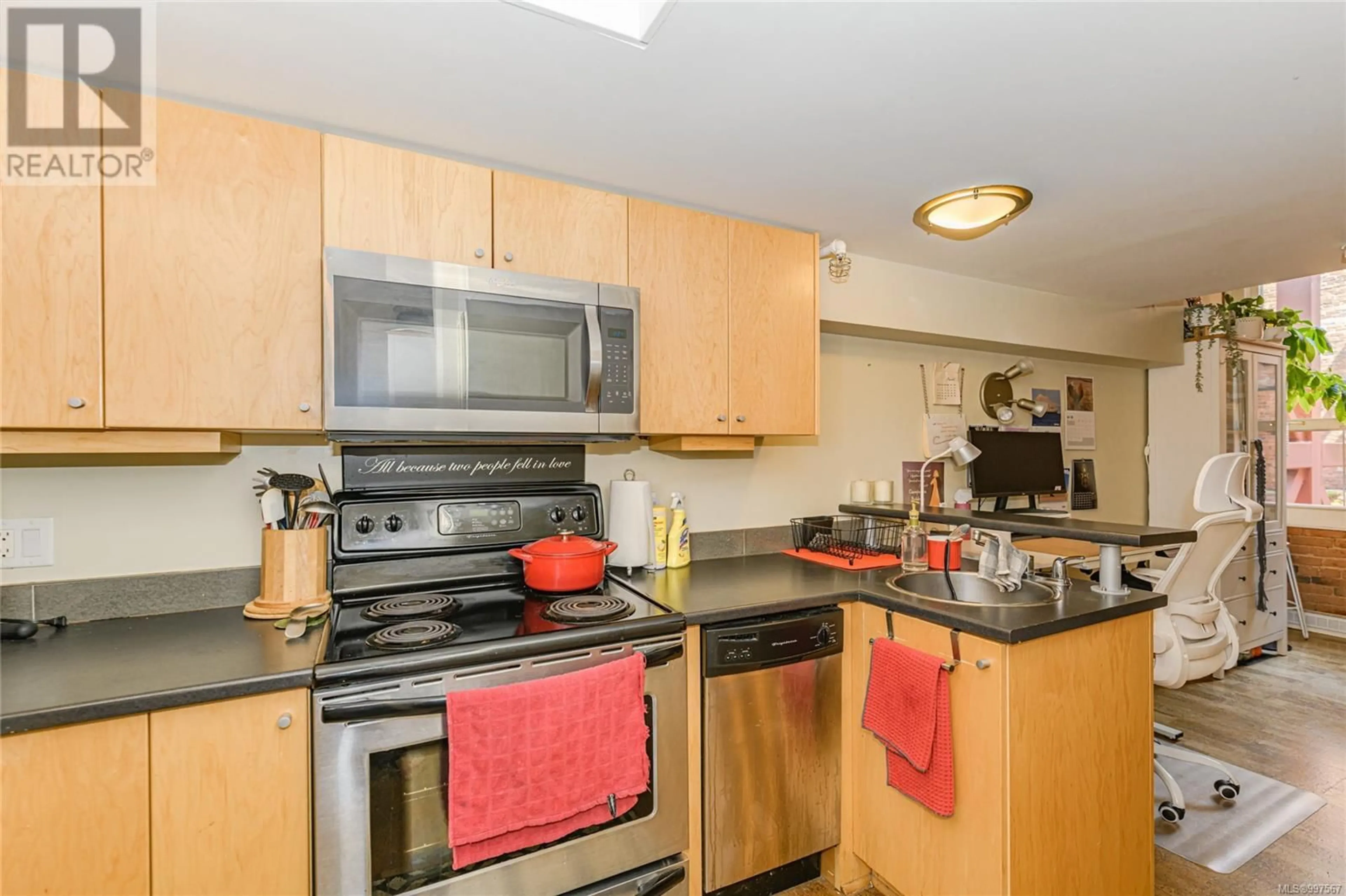 Standard kitchen, unknown for 212 - 524 YATES STREET, Victoria British Columbia V8W1K8