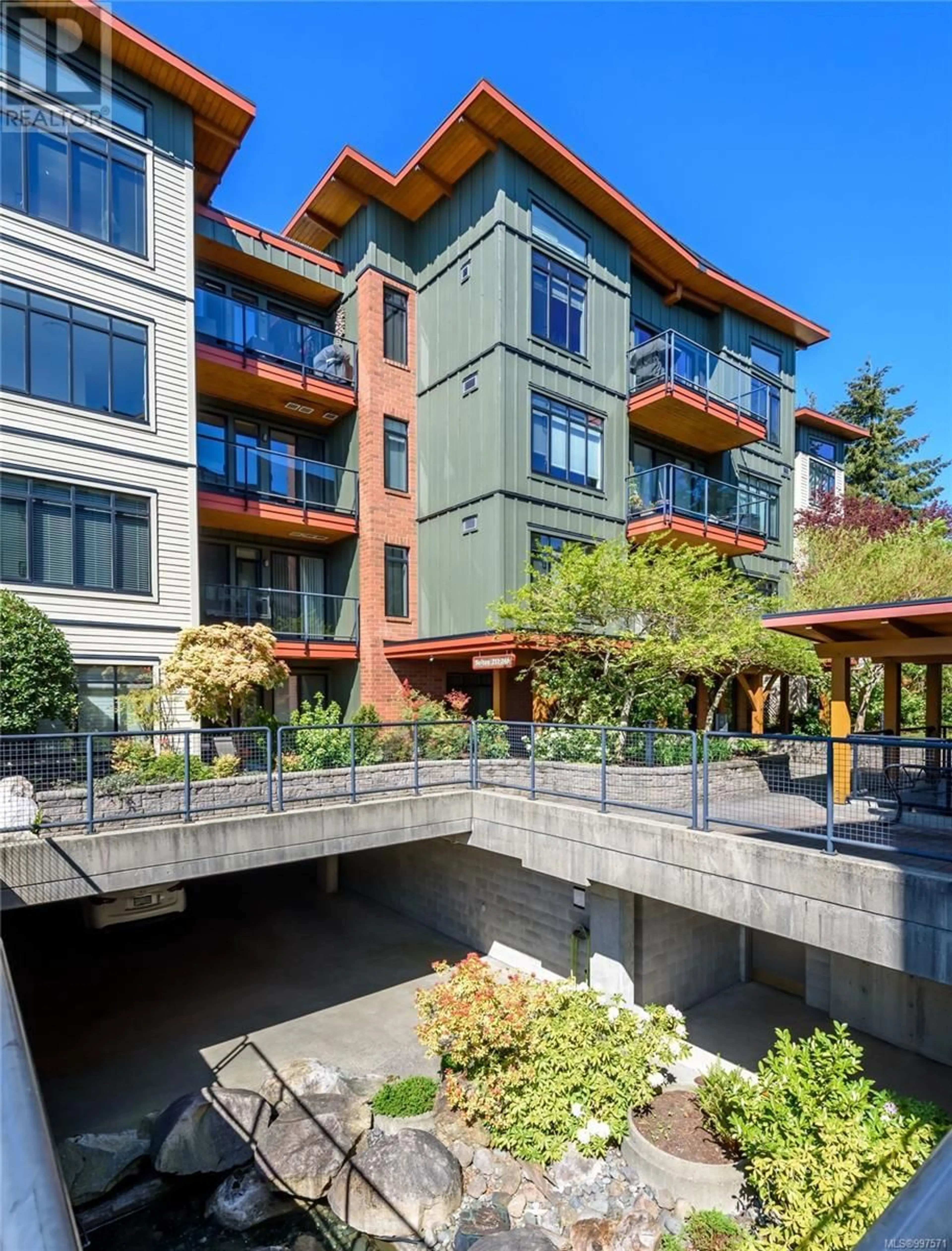 Patio, building for 231 - 2300 MANSFIELD DRIVE, Courtenay British Columbia V9N3S3