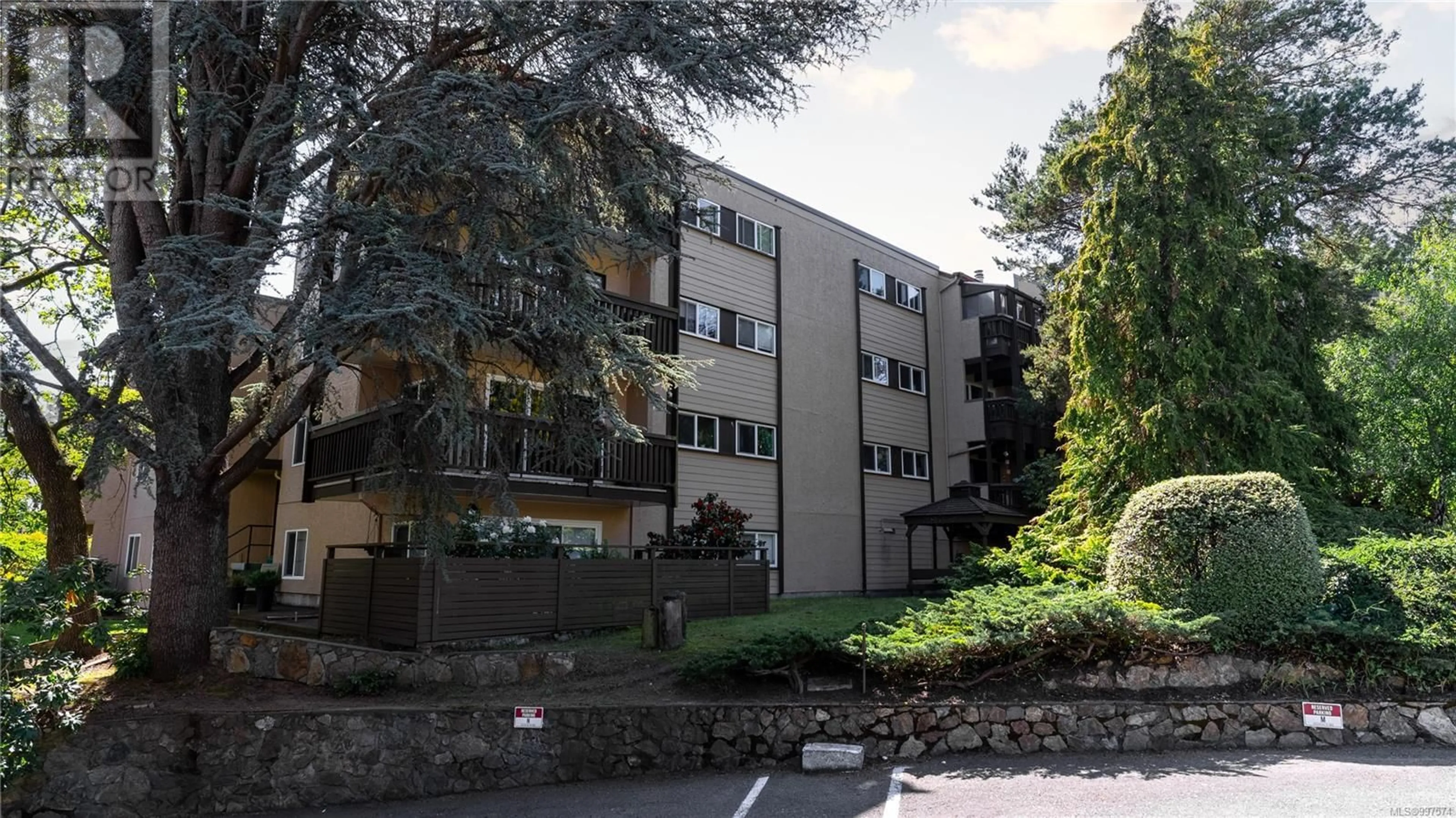 Unknown for 308 - 1020 ESQUIMALT ROAD, Esquimalt British Columbia V9A3N2