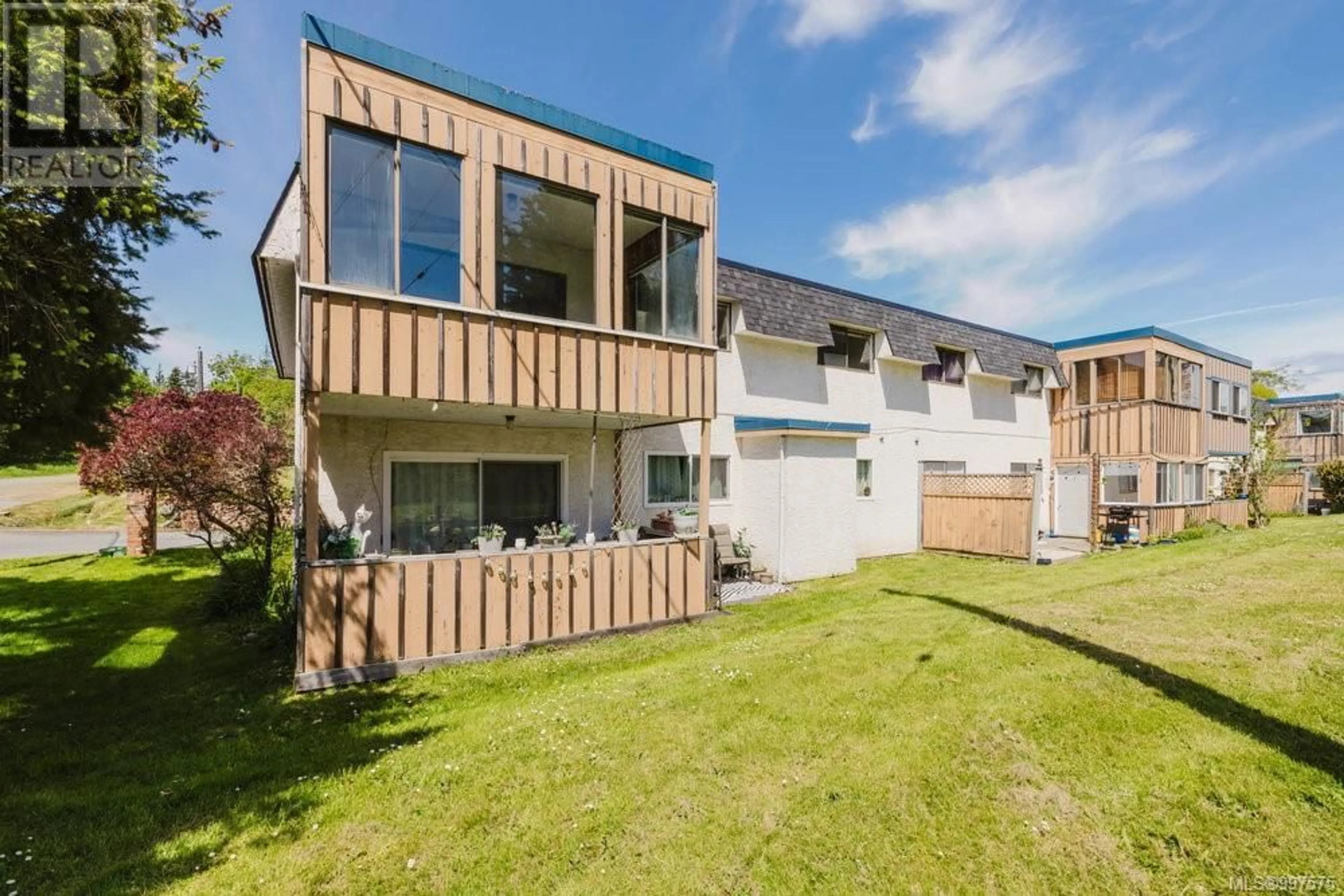 A pic from outside/outdoor area/front of a property/back of a property/a pic from drone, building for 5 - 2045 GATEWOOD ROAD, Sooke British Columbia V9Z0L6
