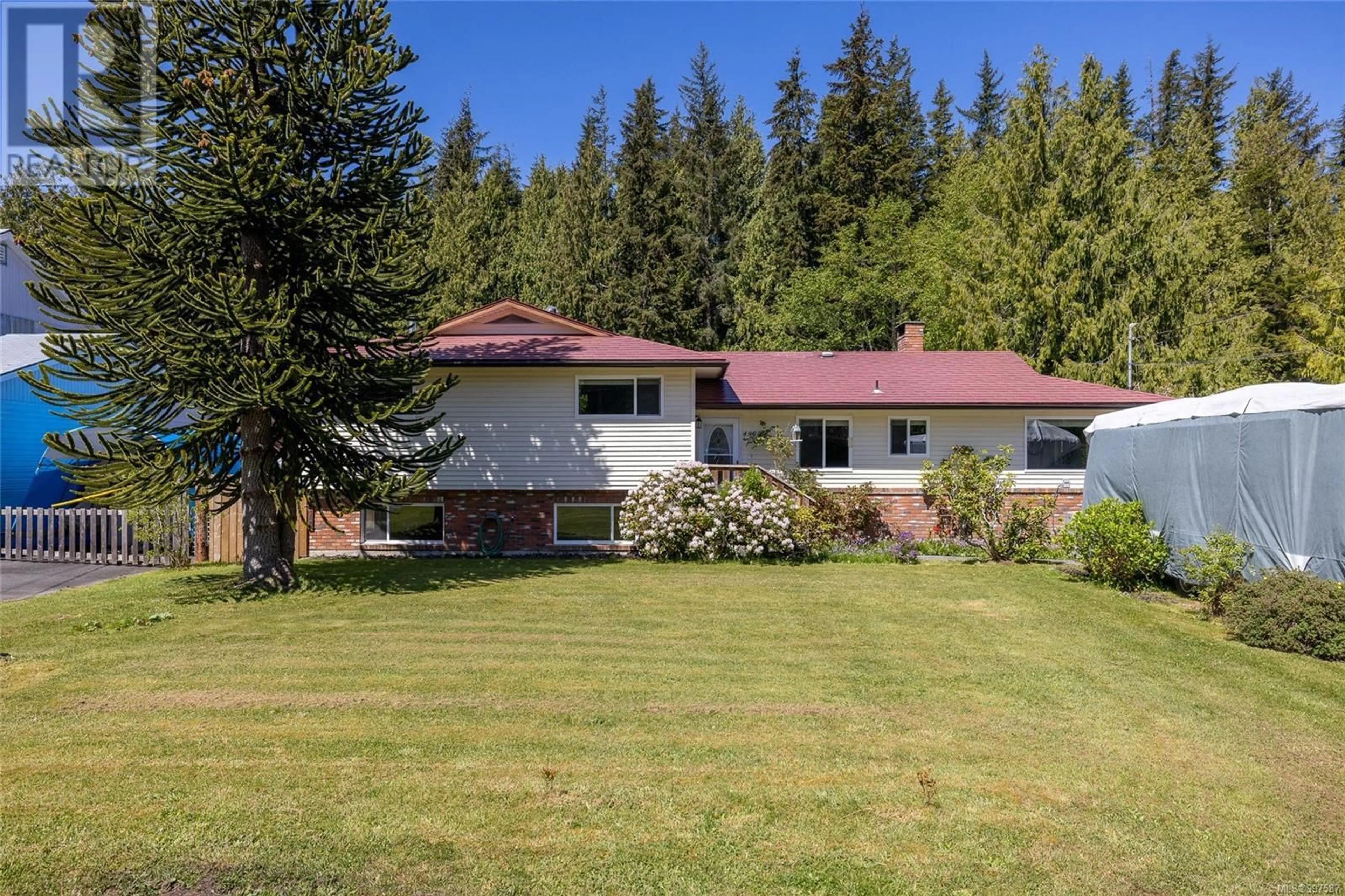 A pic from outside/outdoor area/front of a property/back of a property/a pic from drone, unknown for 4500 BYNG ROAD, Port Hardy British Columbia V0N2P0