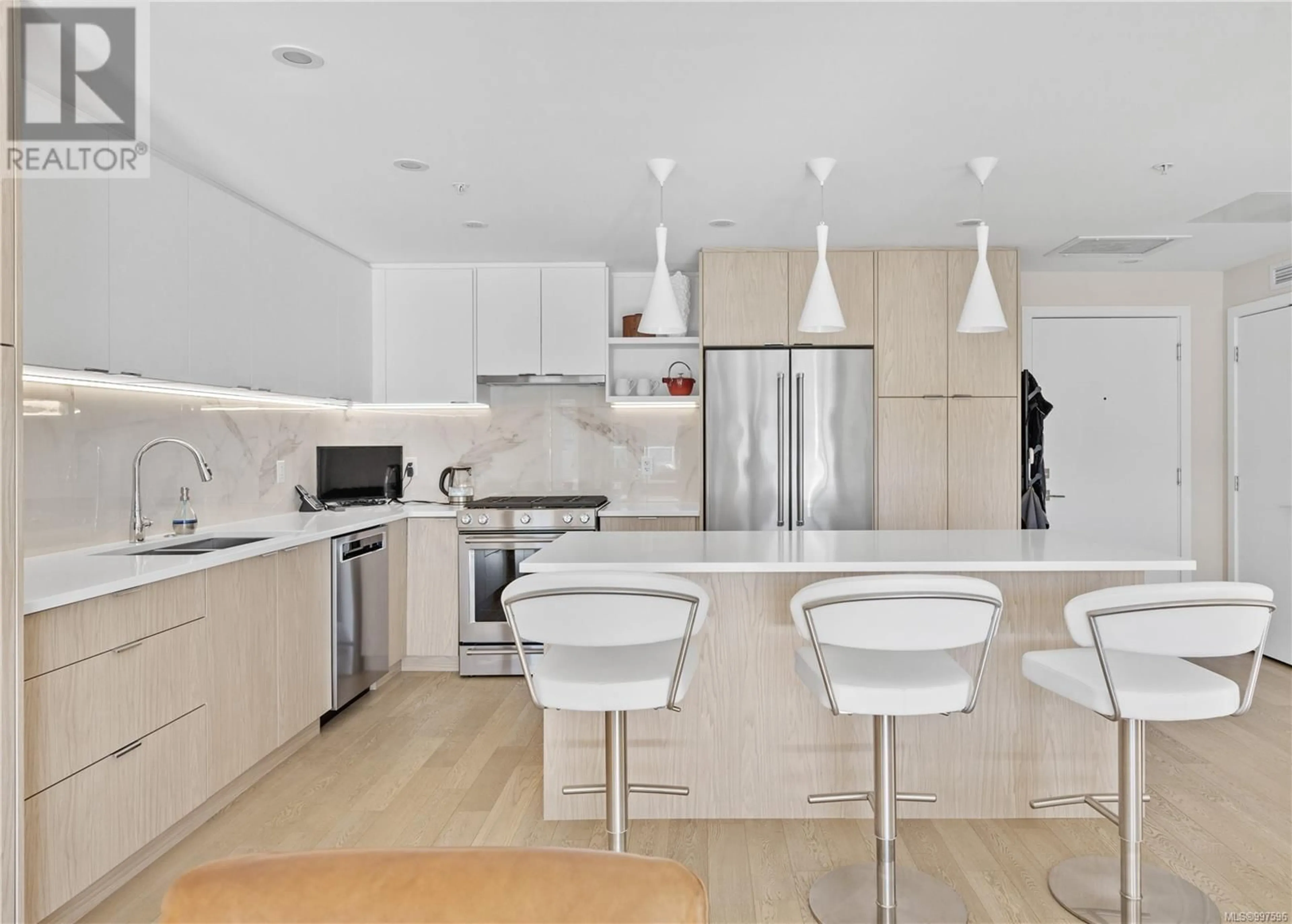Unknown for 208 - 5118 CORDOVA BAY ROAD, Saanich British Columbia V8X1R1