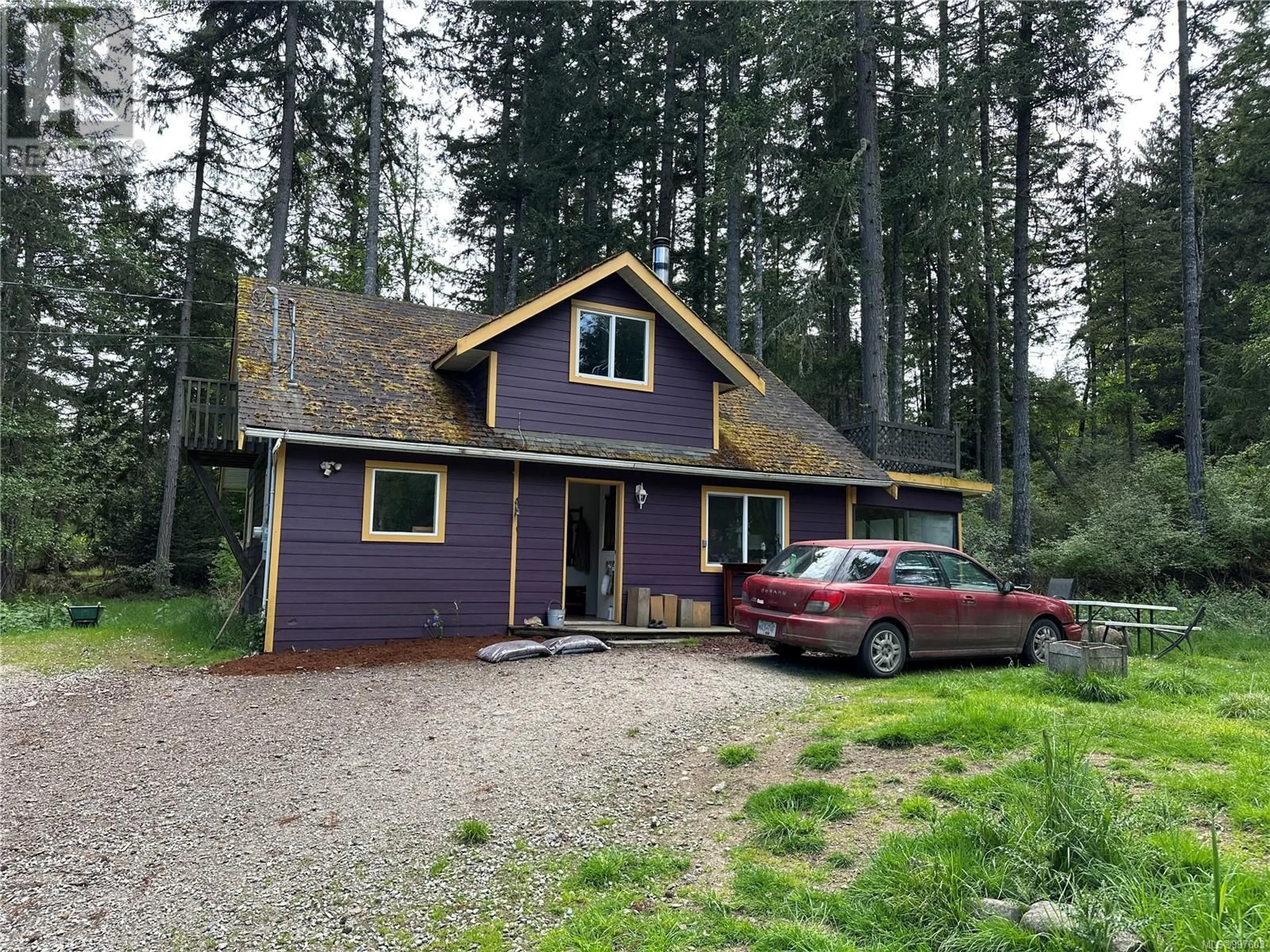 Home with vinyl exterior material, street for 148 MEADOW DRIVE, Salt Spring British Columbia V8K1T9