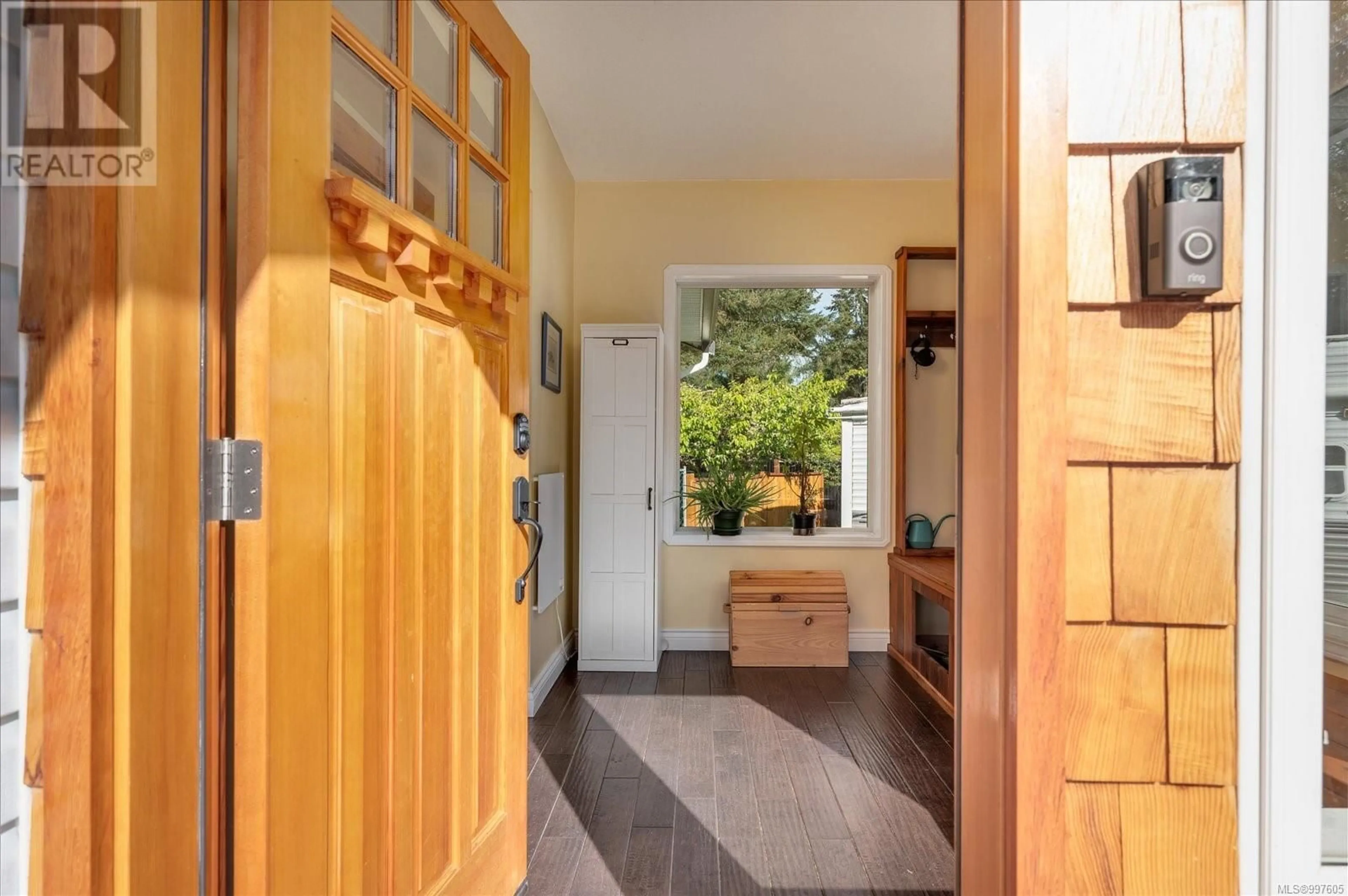 Indoor entryway for 2459 ARMSTRONG CRESCENT, Nanoose Bay British Columbia V9P9J9