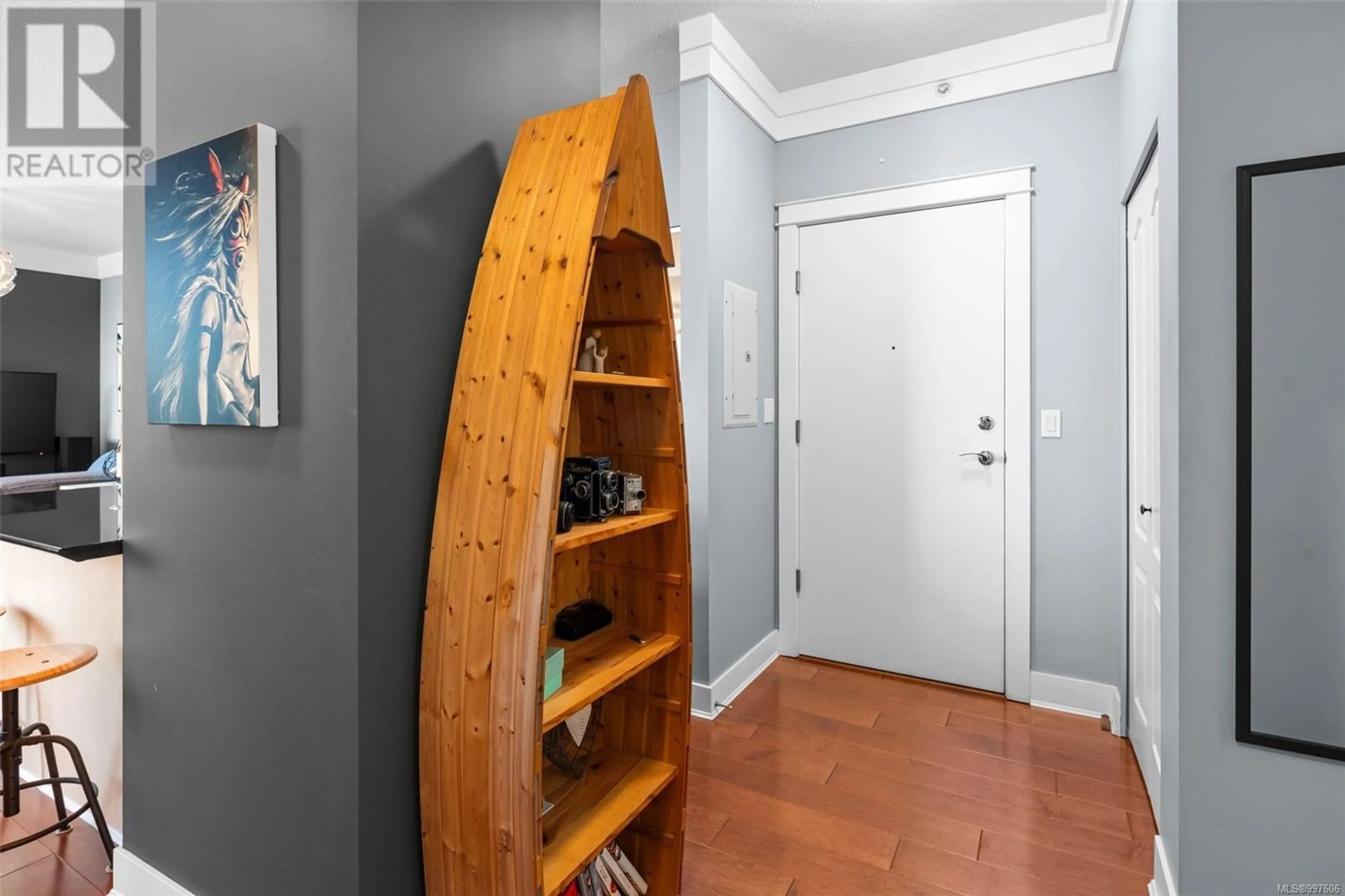 Indoor entryway for 1010 - 845 YATES STREET, Victoria British Columbia V8W4A3