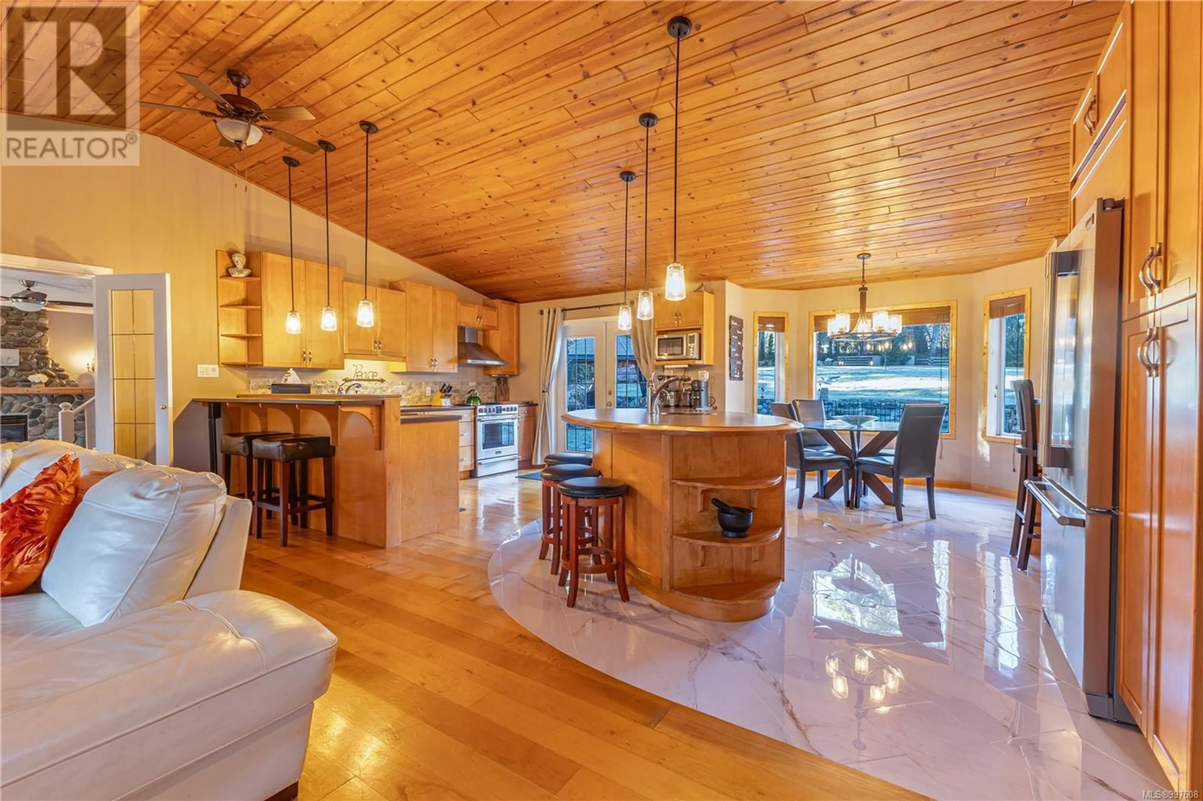 Open concept kitchen, unknown for 777 SALSBURY ROAD, Courtenay British Columbia V9N9M2