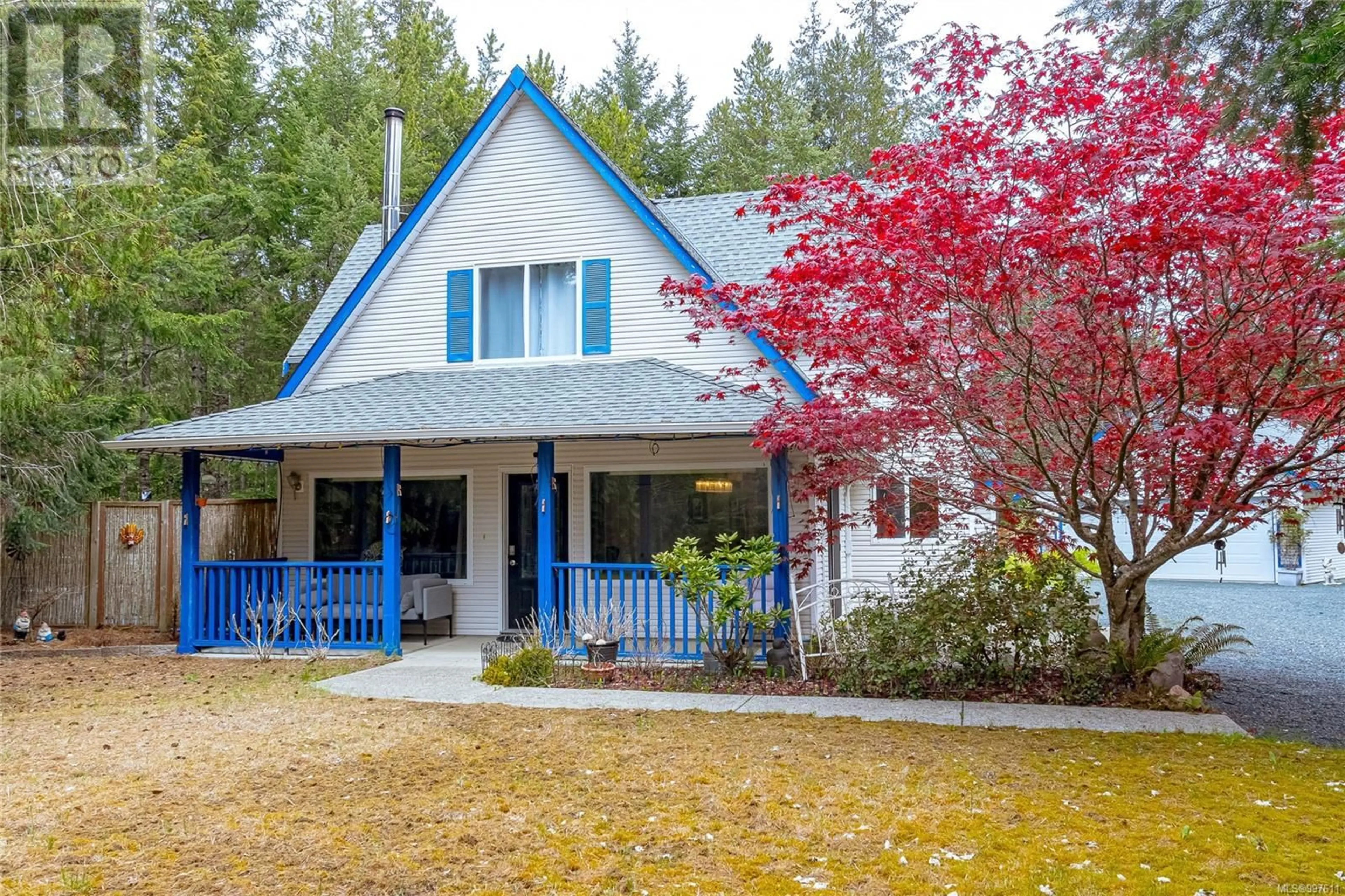 Home with vinyl exterior material, street for 1335 MEADOWOOD WAY, Qualicum Beach British Columbia V9K2S4