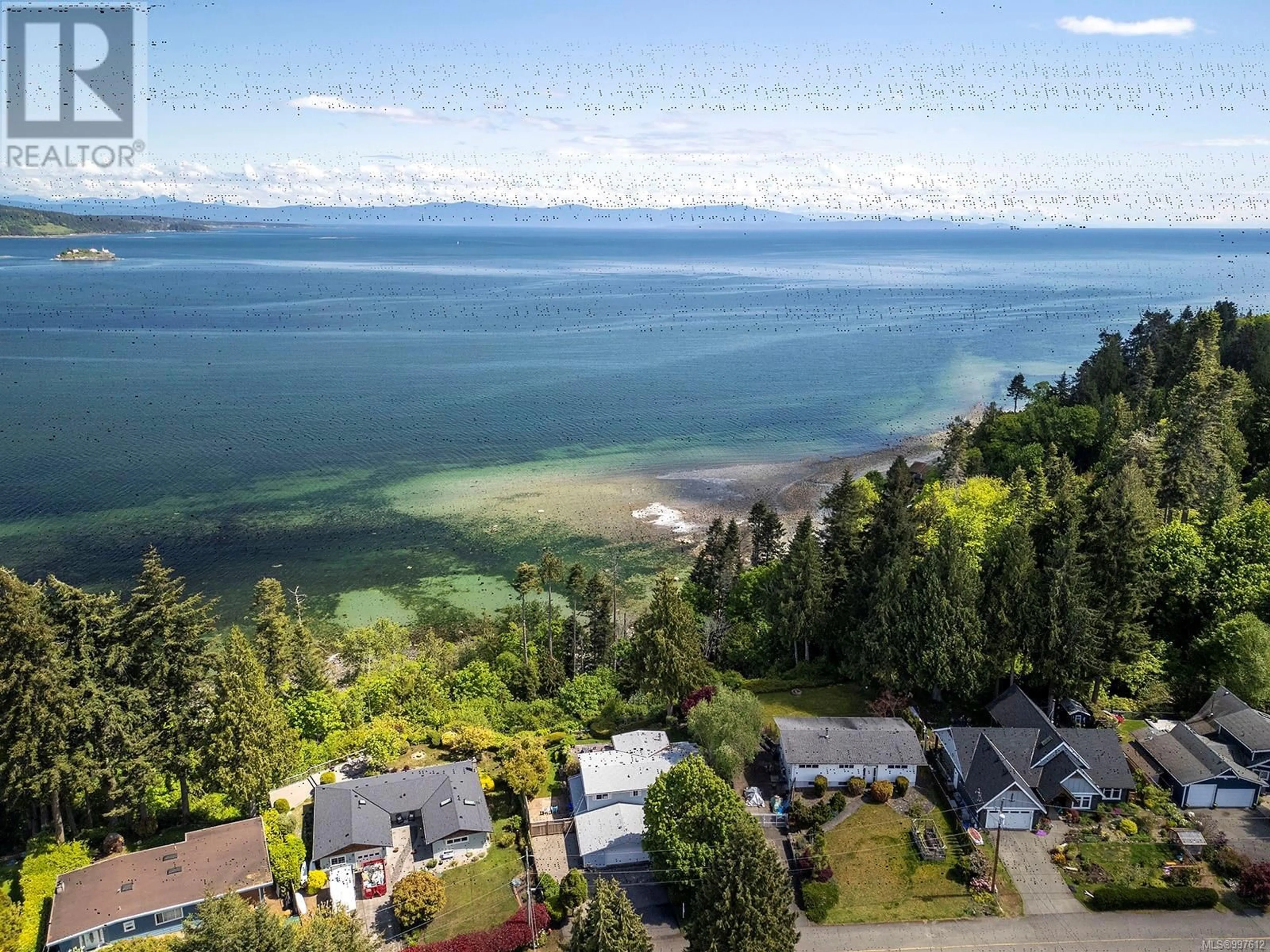 A pic from outside/outdoor area/front of a property/back of a property/a pic from drone, water/lake/river/ocean view for 5037 SEAVIEW DRIVE, Bowser British Columbia V0R1G0