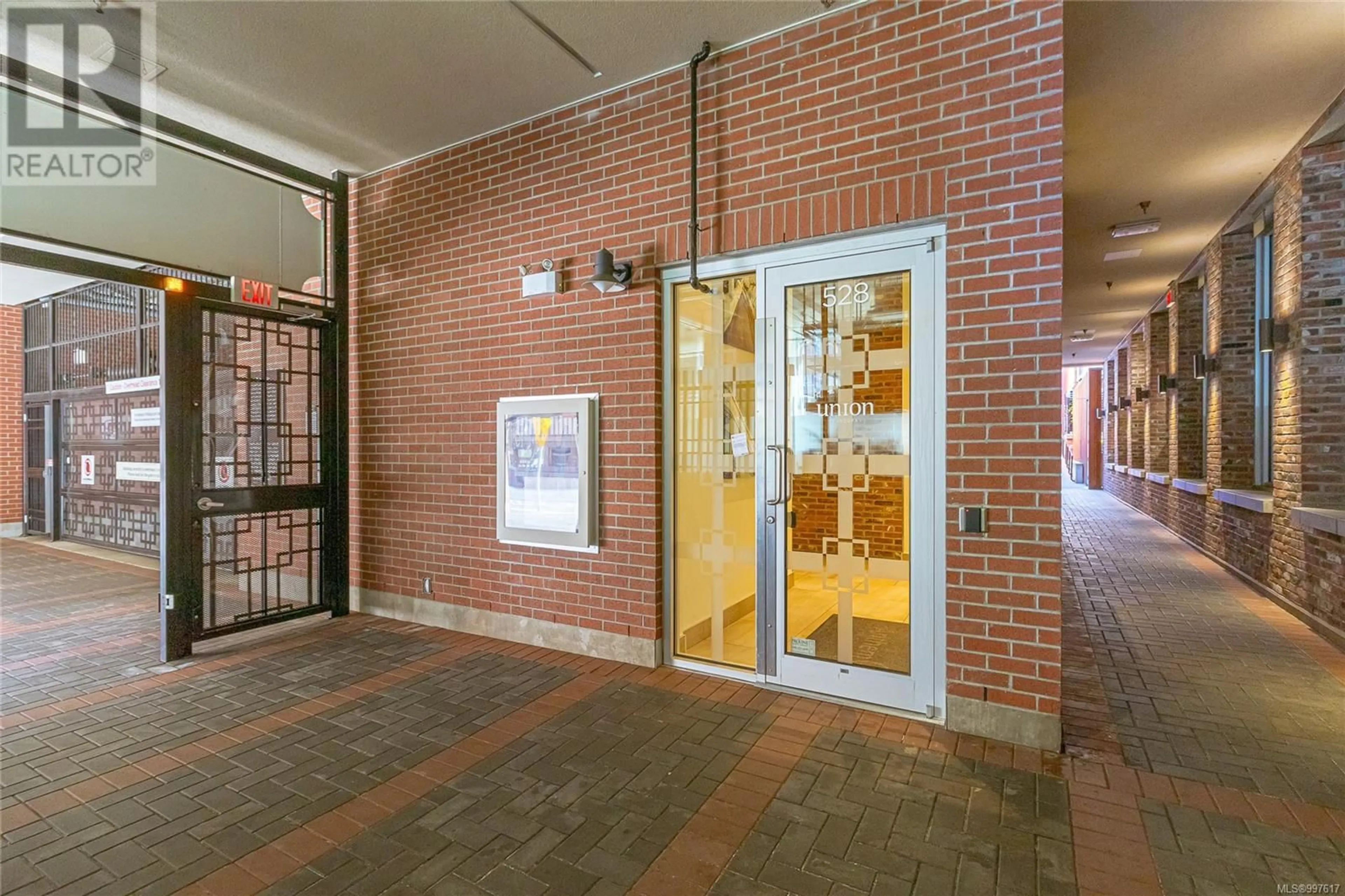Indoor foyer for 503 - 528 PANDORA AVENUE, Victoria British Columbia V8W0C5