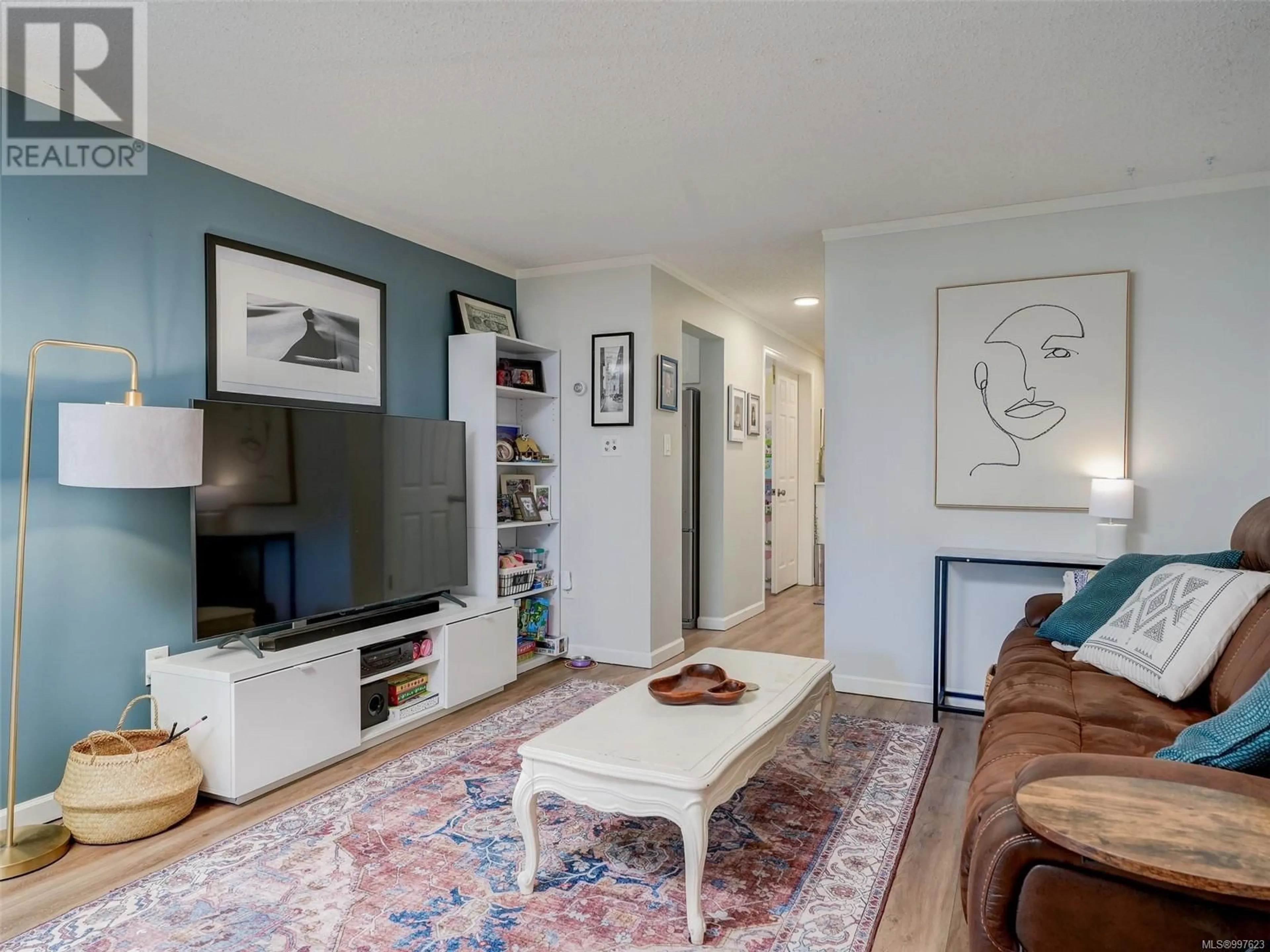 Living room with furniture, unknown for 102 - 720 VANCOUVER STREET, Victoria British Columbia V8V3V3