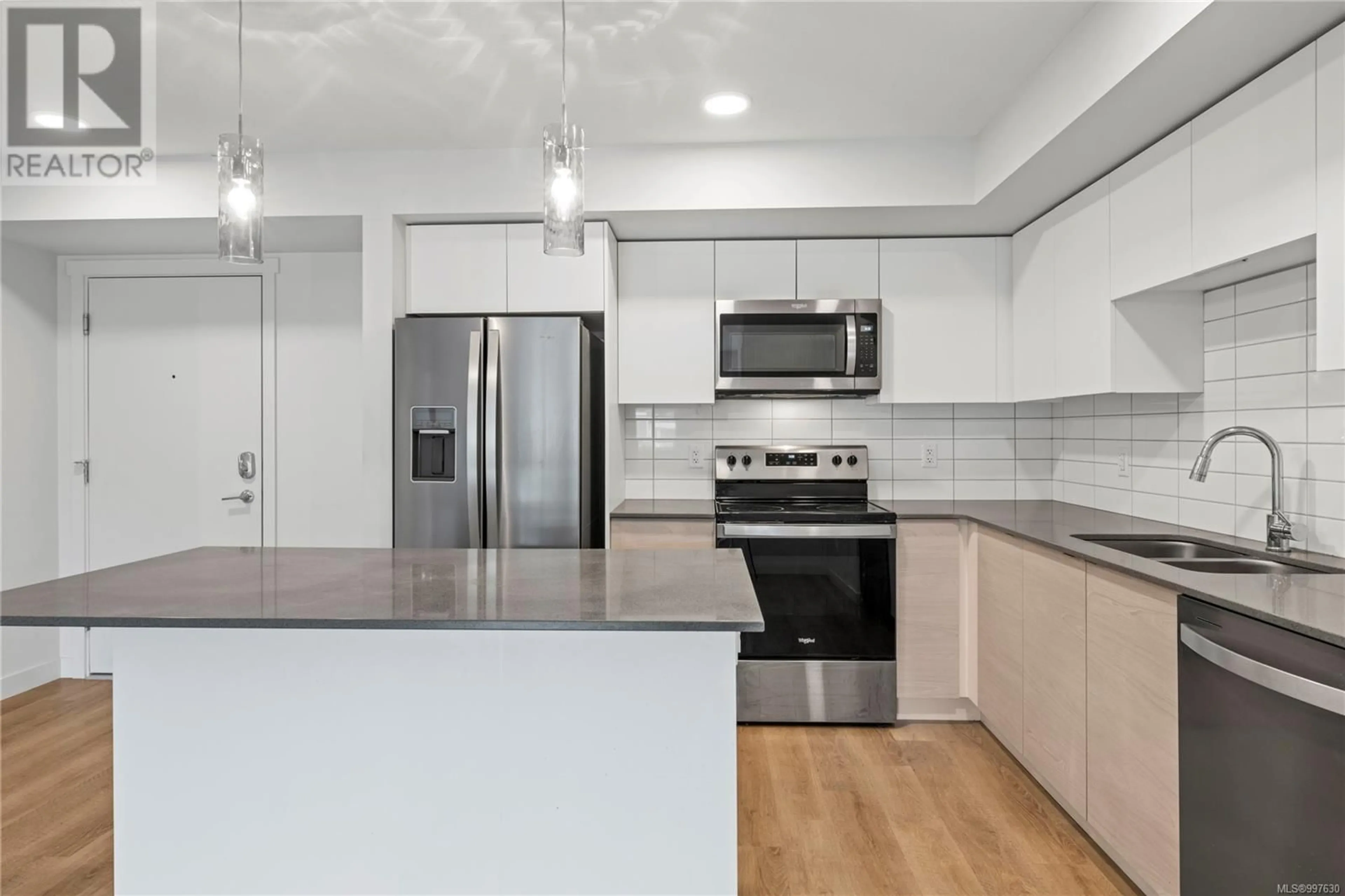 Open concept kitchen, unknown for 312 - 4810 CEDAR RIDGE PLACE, Nanaimo British Columbia V9T0M7
