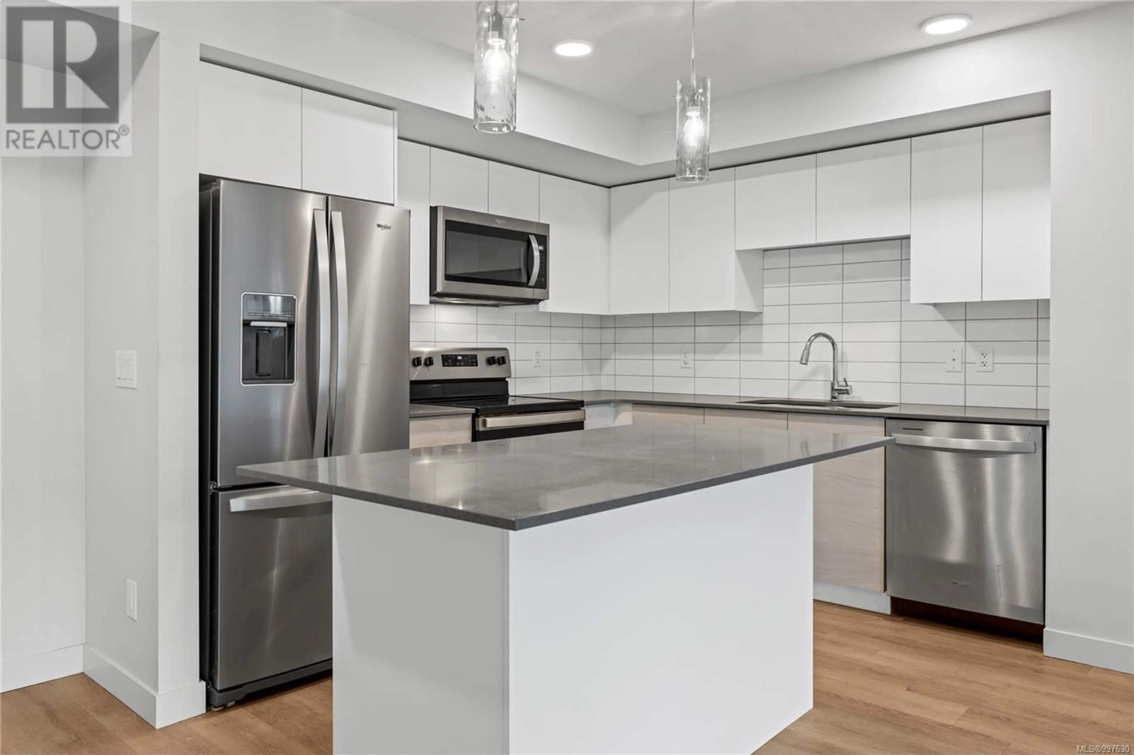 Open concept kitchen, unknown for 312 - 4810 CEDAR RIDGE PLACE, Nanaimo British Columbia V9T0M7