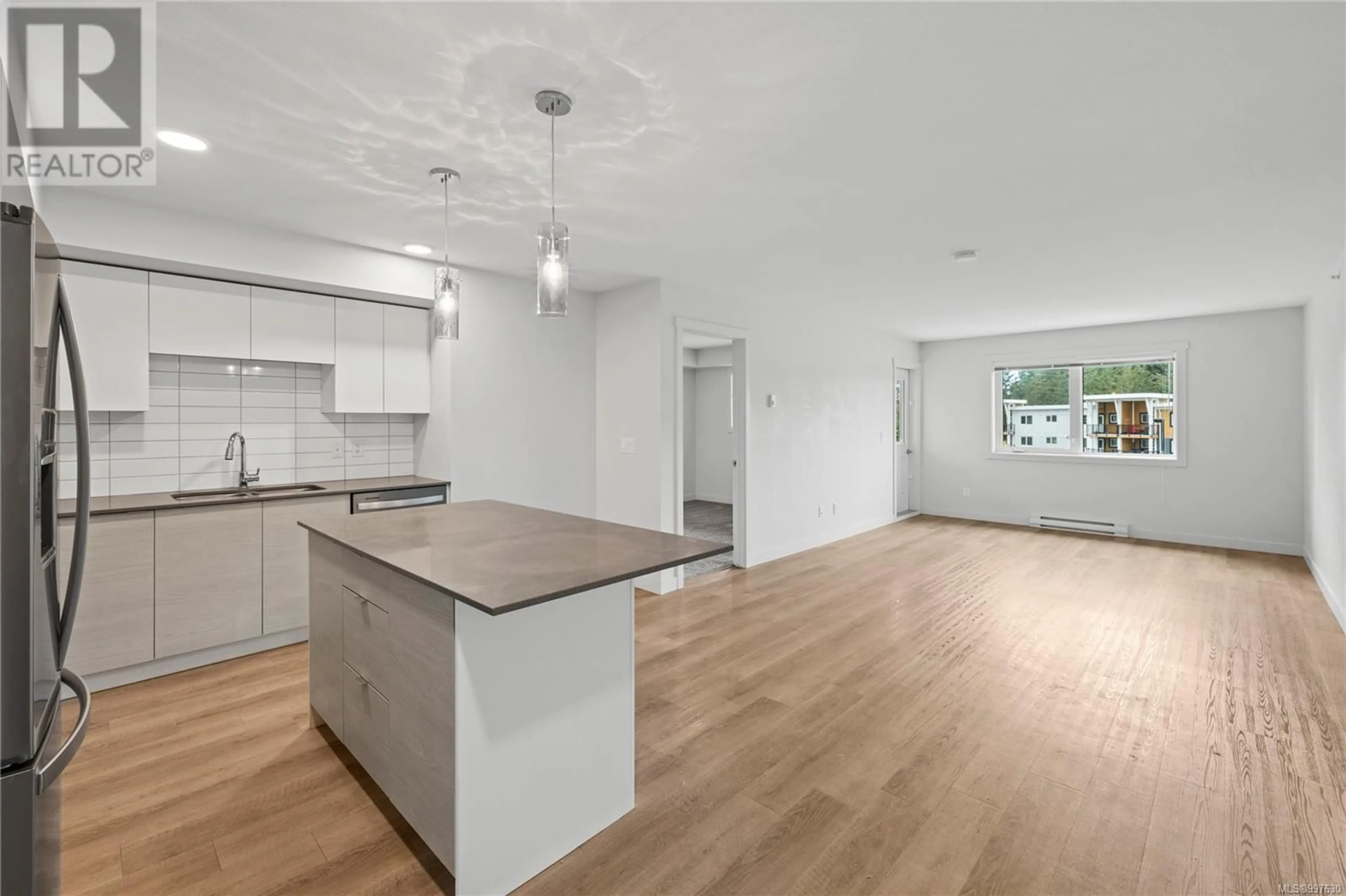 Open concept kitchen, unknown for 312 - 4810 CEDAR RIDGE PLACE, Nanaimo British Columbia V9T0M7