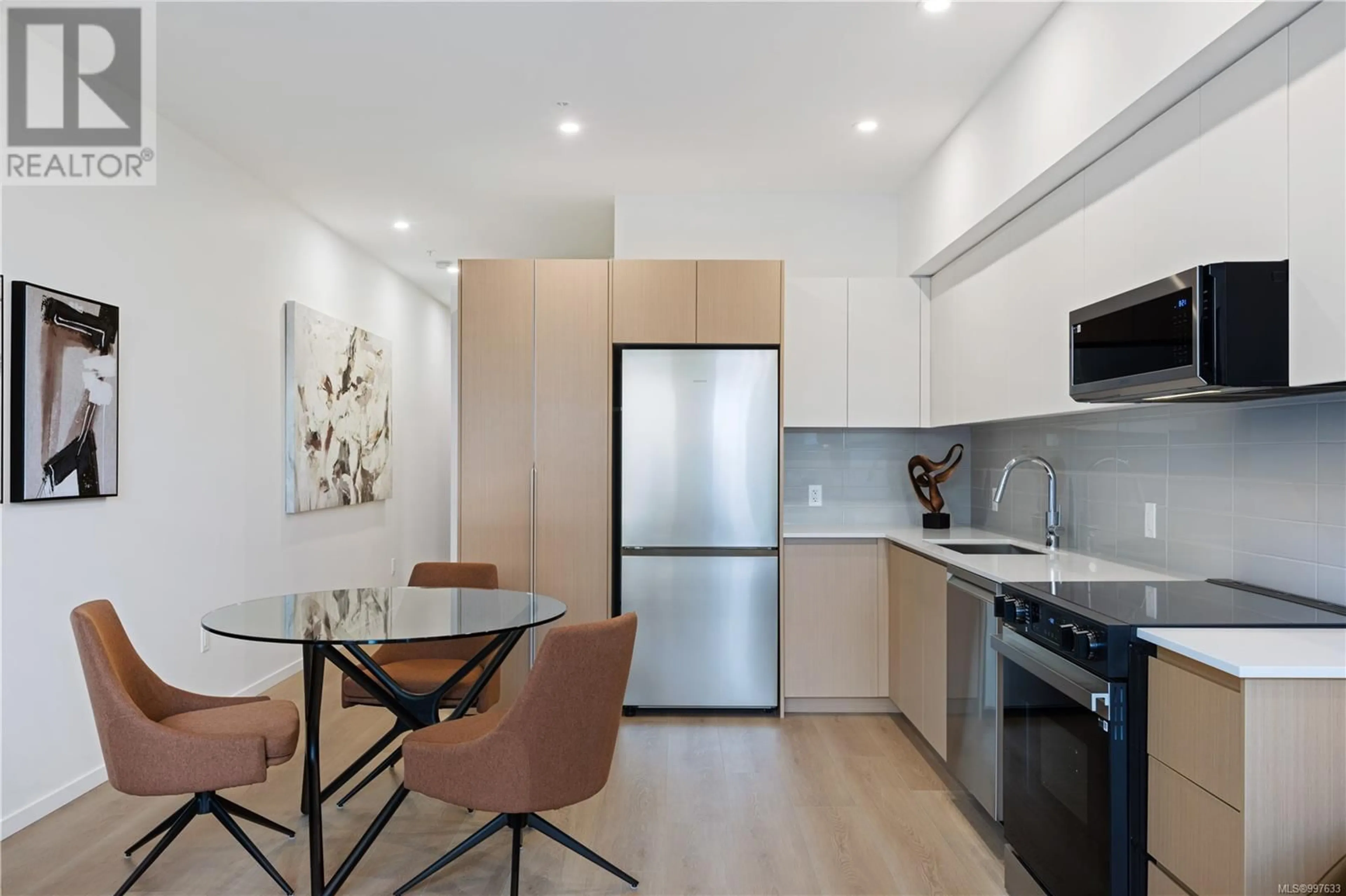 Open concept kitchen, unknown for 106 - 2374 OAKVILLE AVENUE, Sidney British Columbia V8L1V5