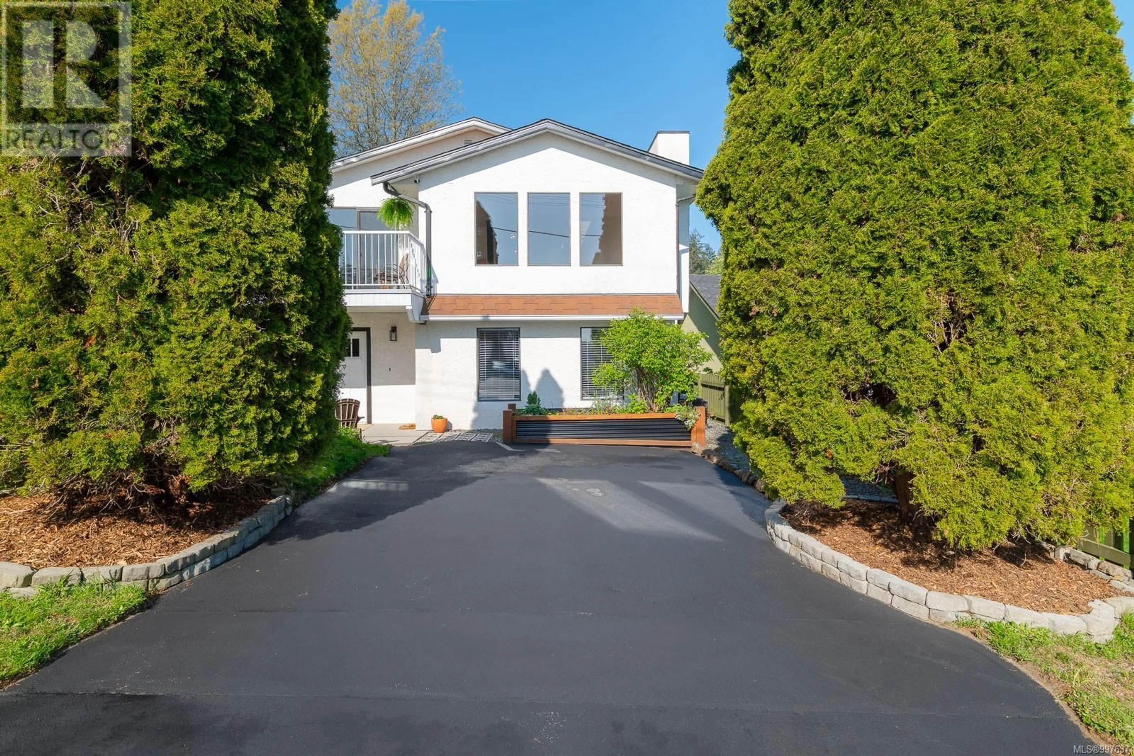 Home with vinyl exterior material, street for 297 KATHRYN PLACE, Nanaimo British Columbia V9R6J1