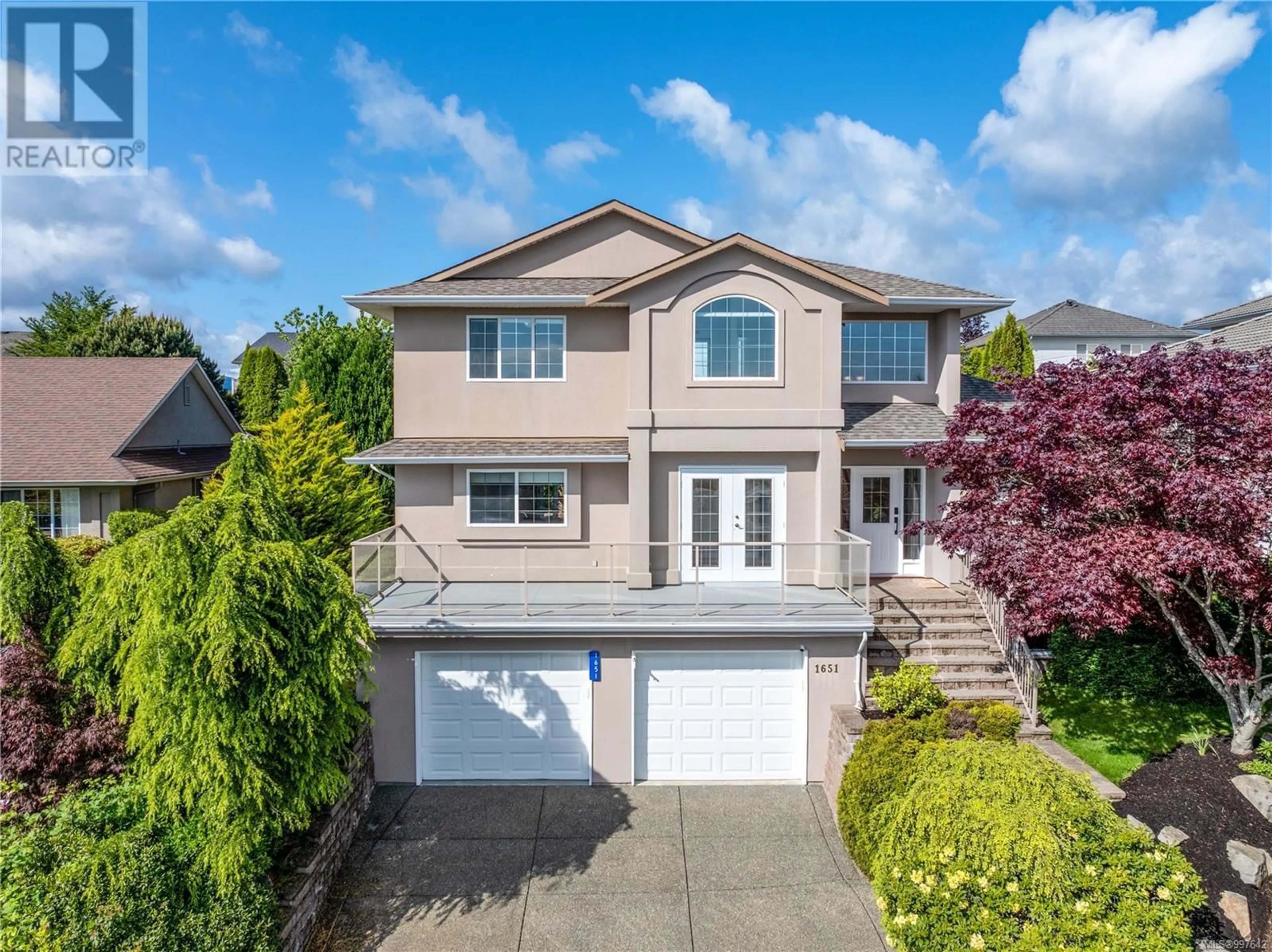 A pic from outside/outdoor area/front of a property/back of a property/a pic from drone, street for 1651 SWAN CRESCENT, Courtenay British Columbia V9N9A7